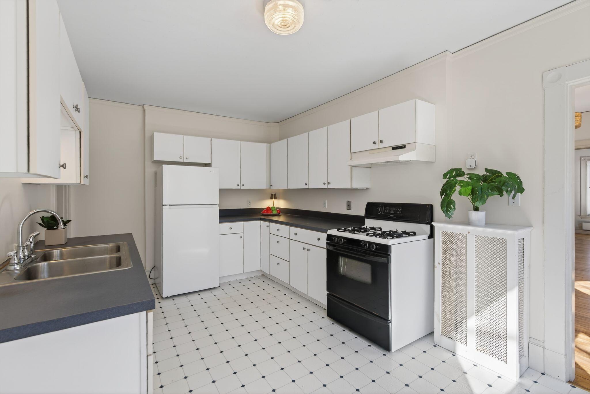 78 Mellen Street 3