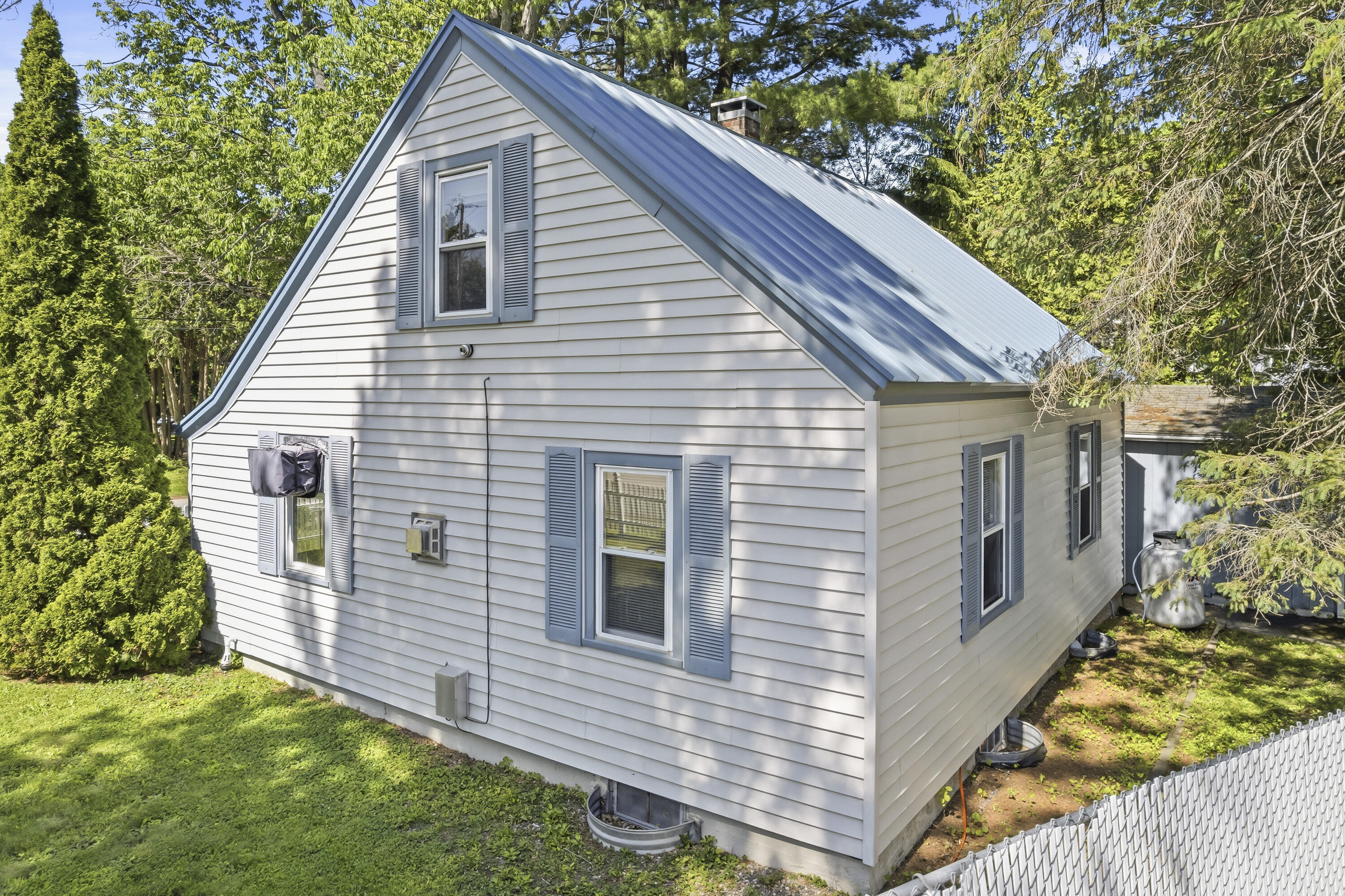 27 Edgemont Avenue