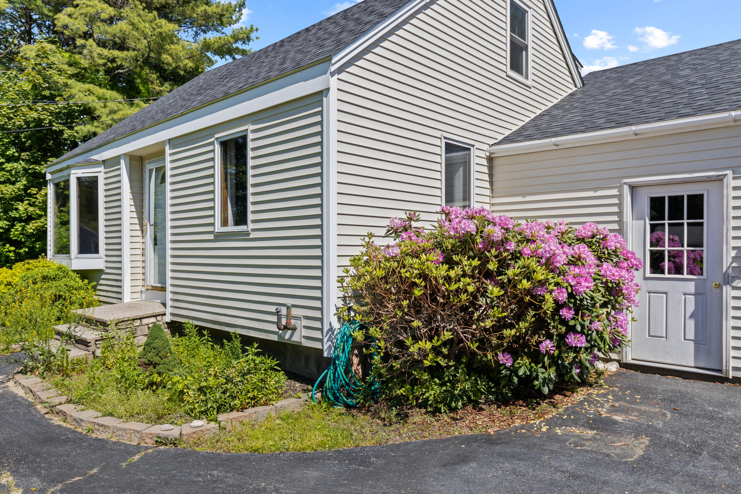16 Deer Run Road