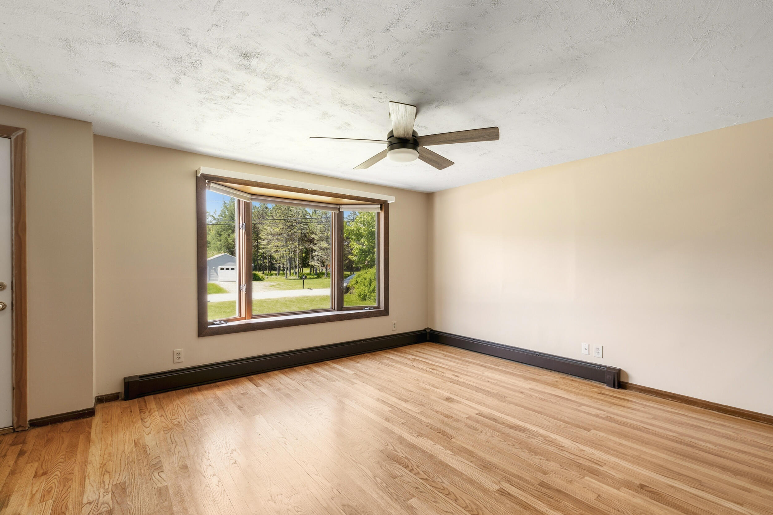 16 Deer Run Road
