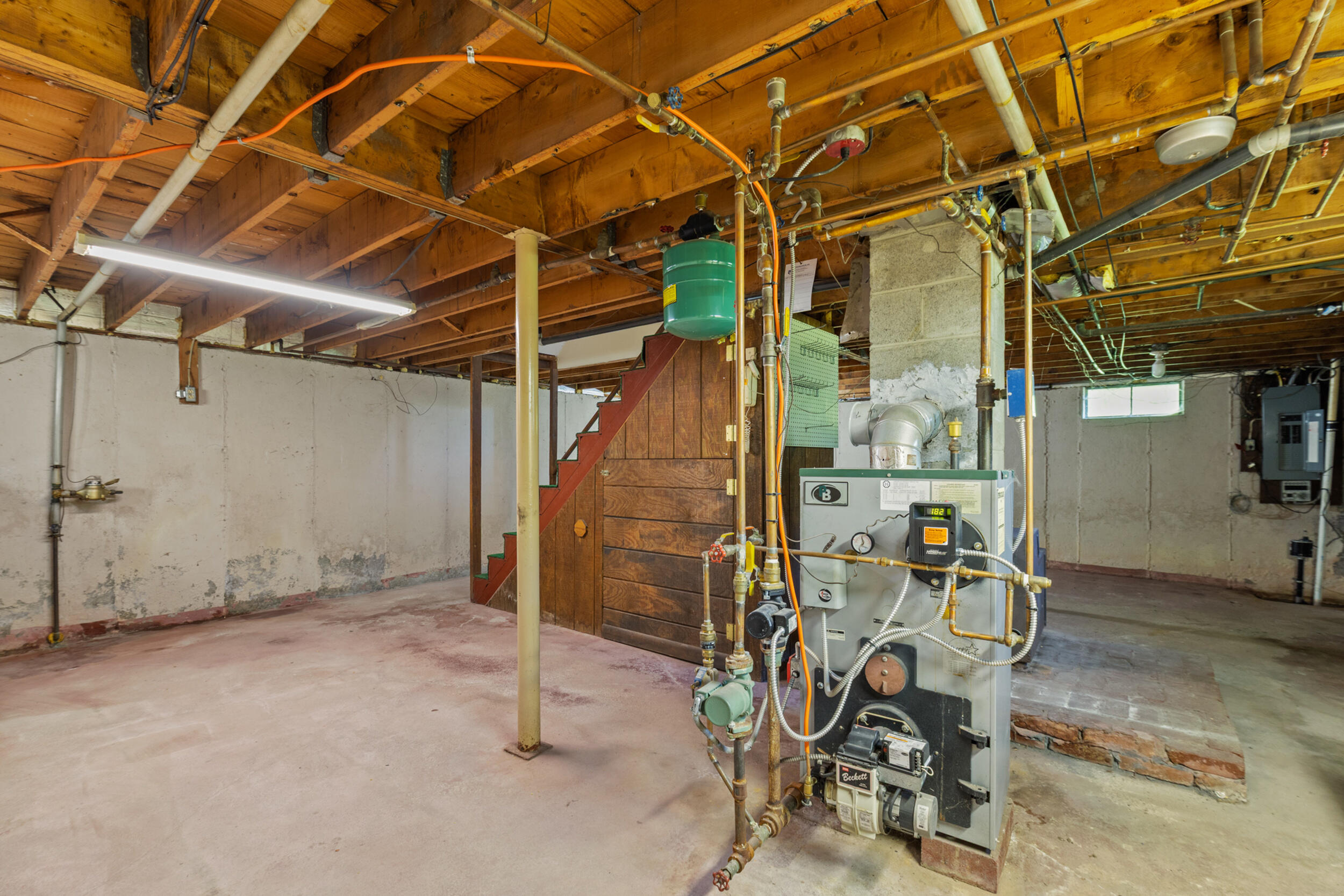 16 Deer Run Road