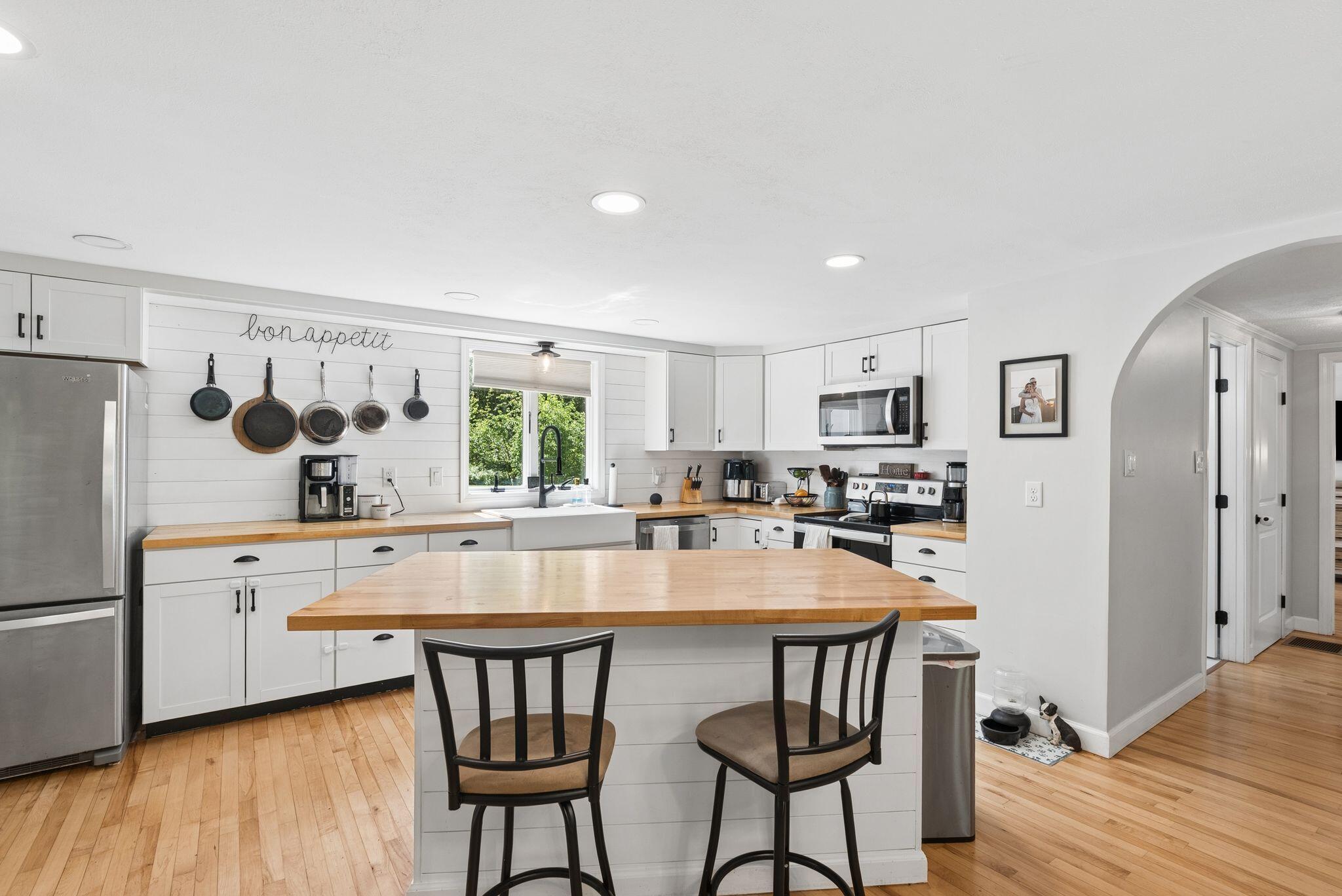 8 Larrabee Farm Road