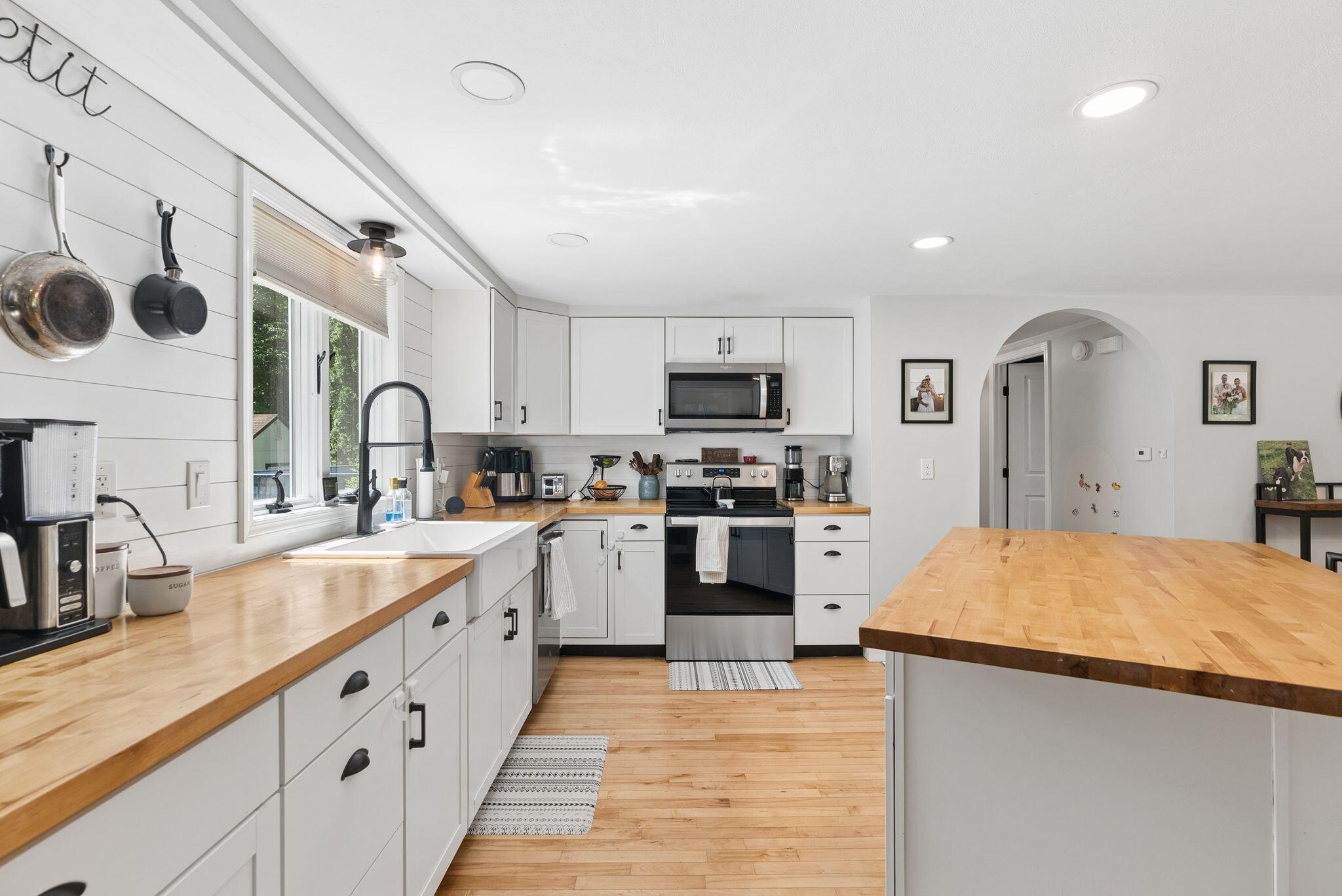 8 Larrabee Farm Road