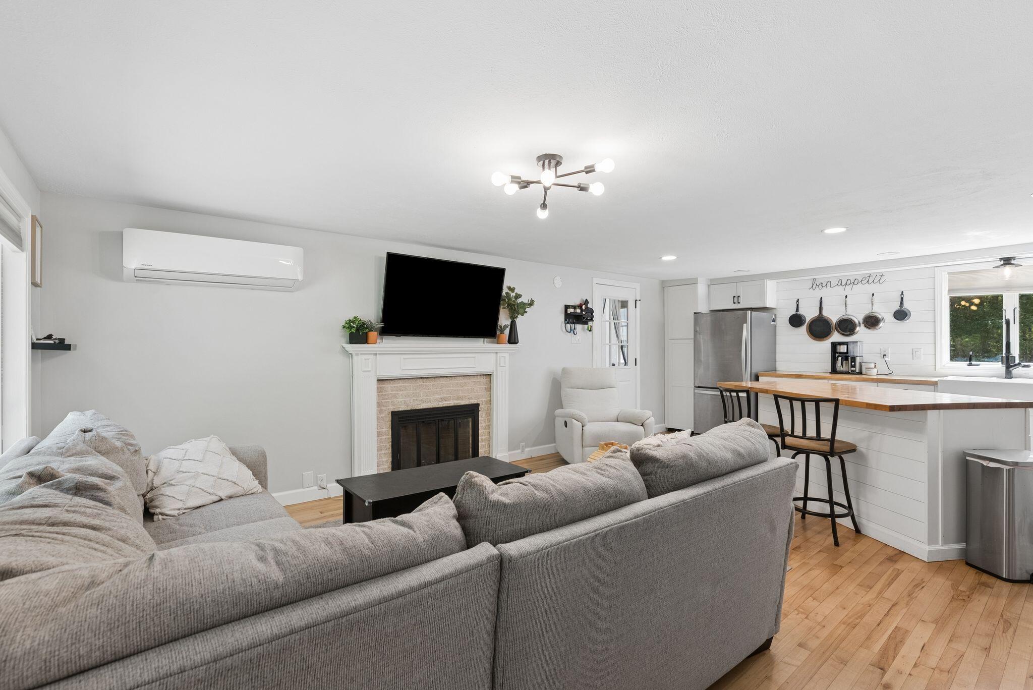 8 Larrabee Farm Road