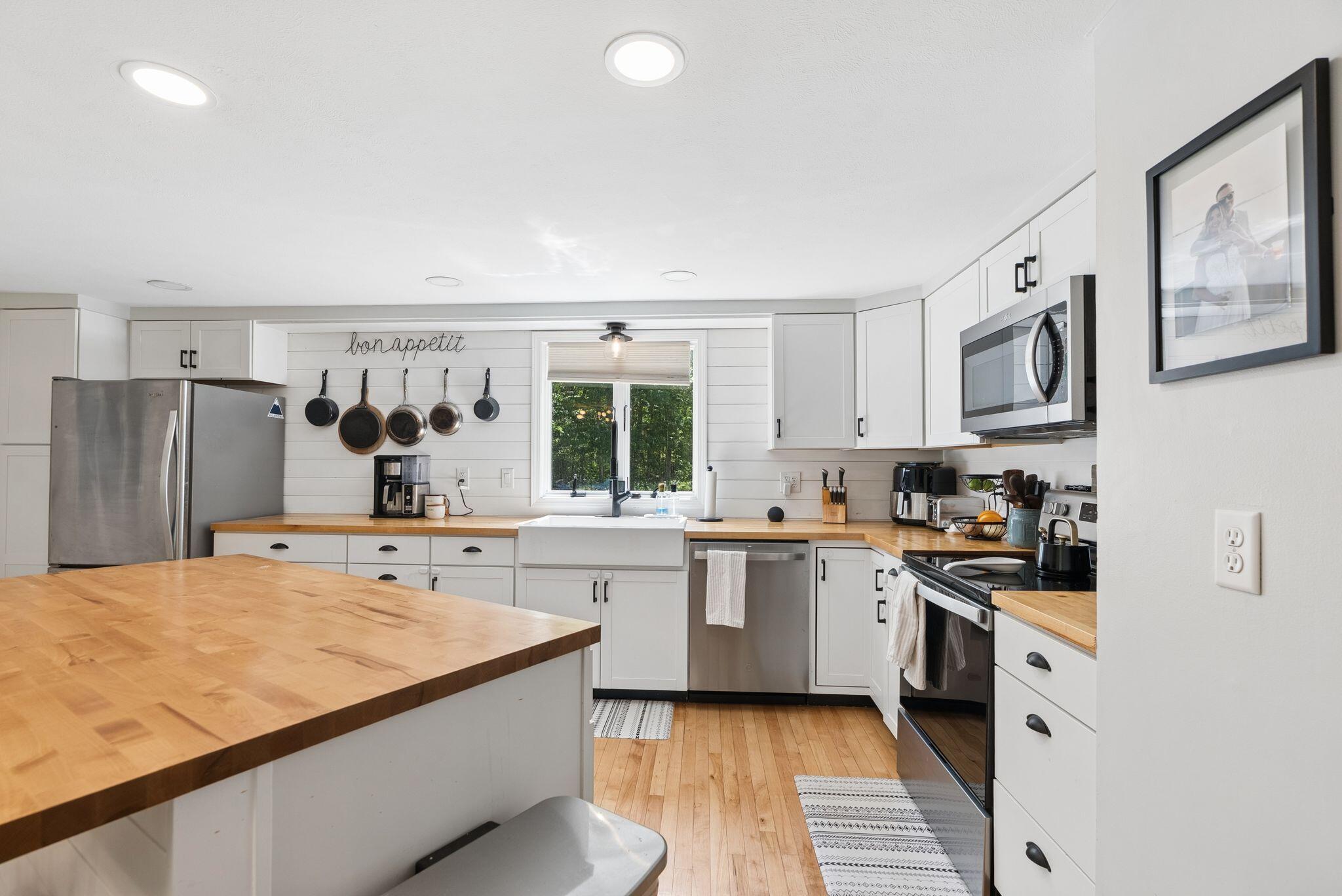 8 Larrabee Farm Road