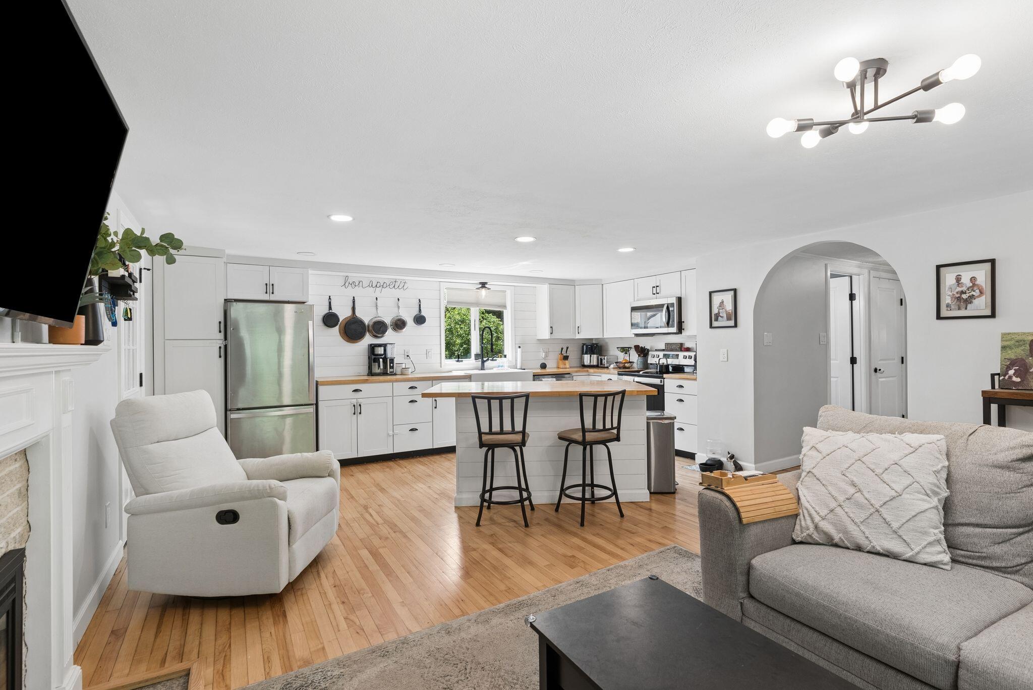 8 Larrabee Farm Road