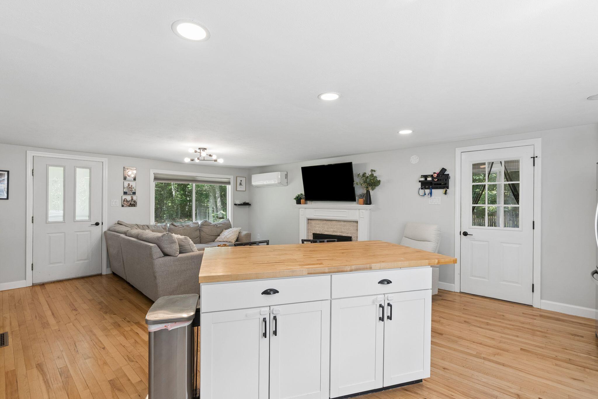 8 Larrabee Farm Road