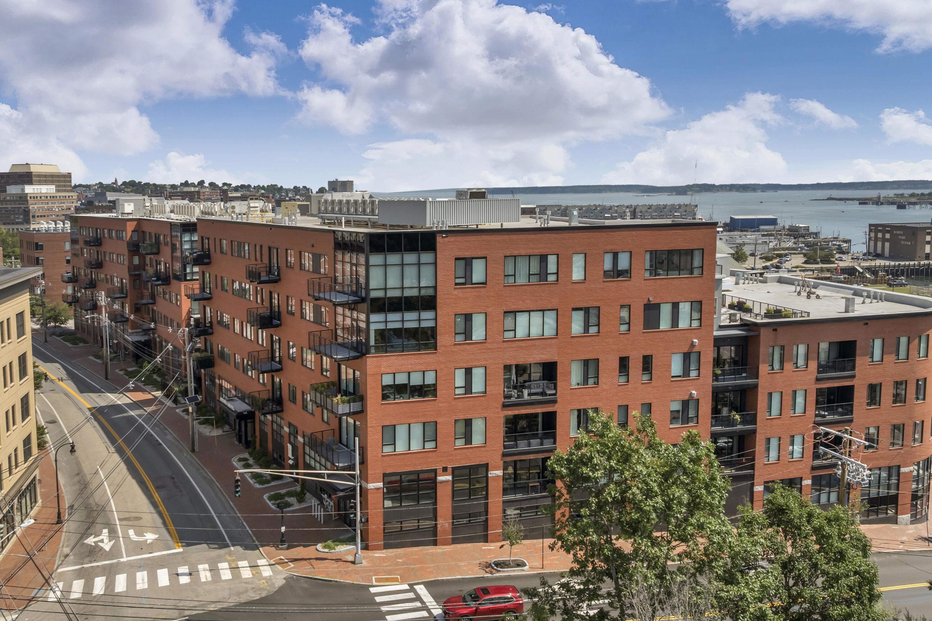 383 Commercial Street 305