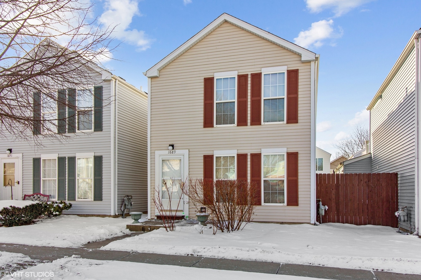 1689 Maple Park Lane