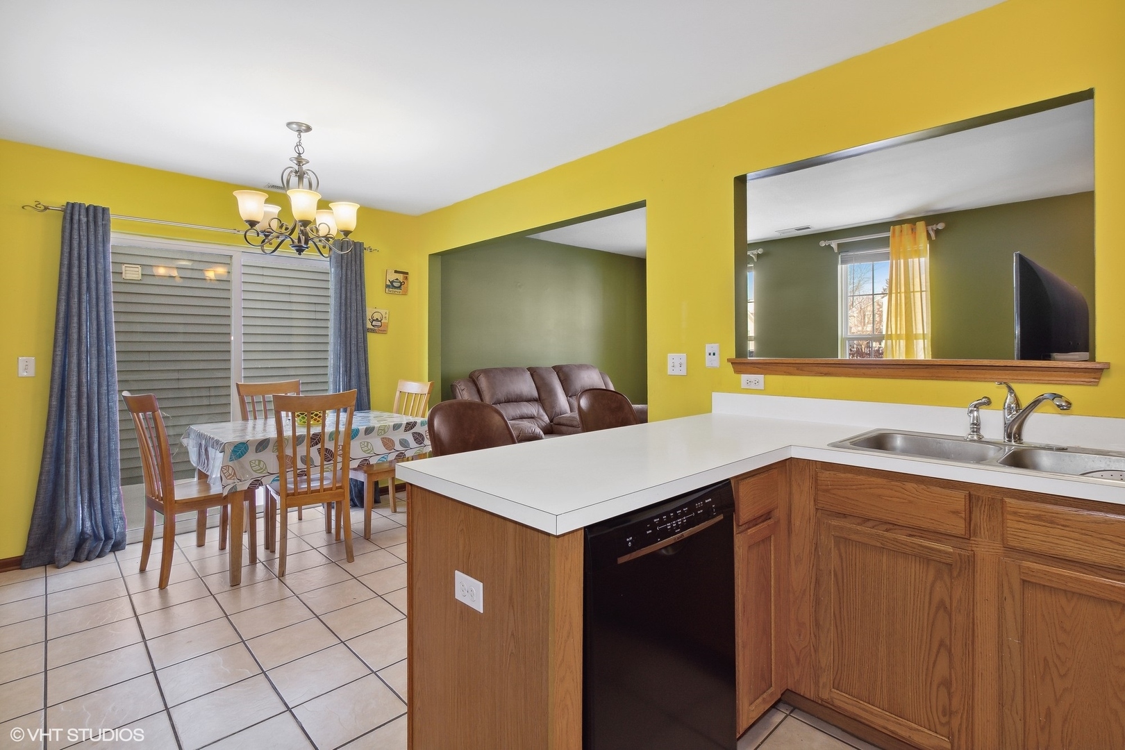 1689 Maple Park Lane