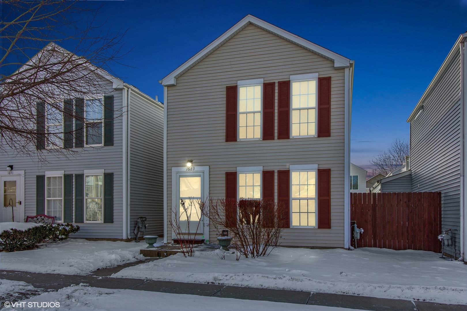 1689 Maple Park Lane