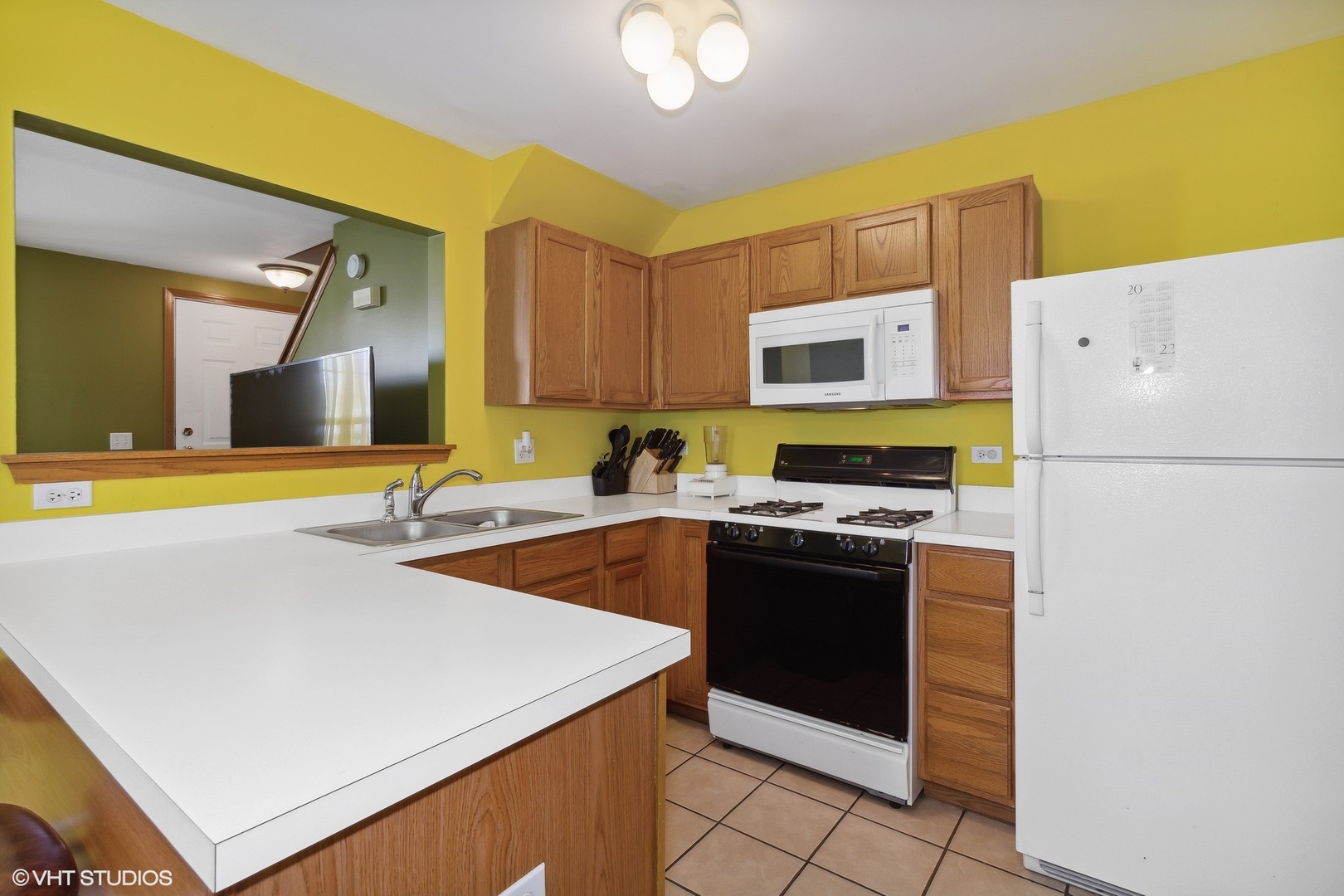 1689 Maple Park Lane