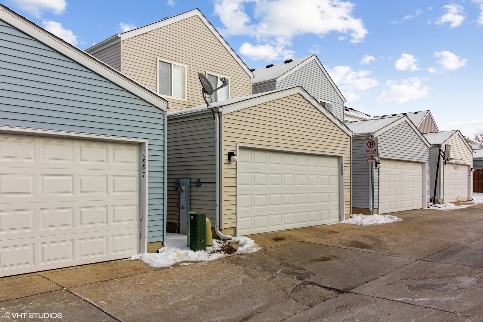 1689 Maple Park Lane