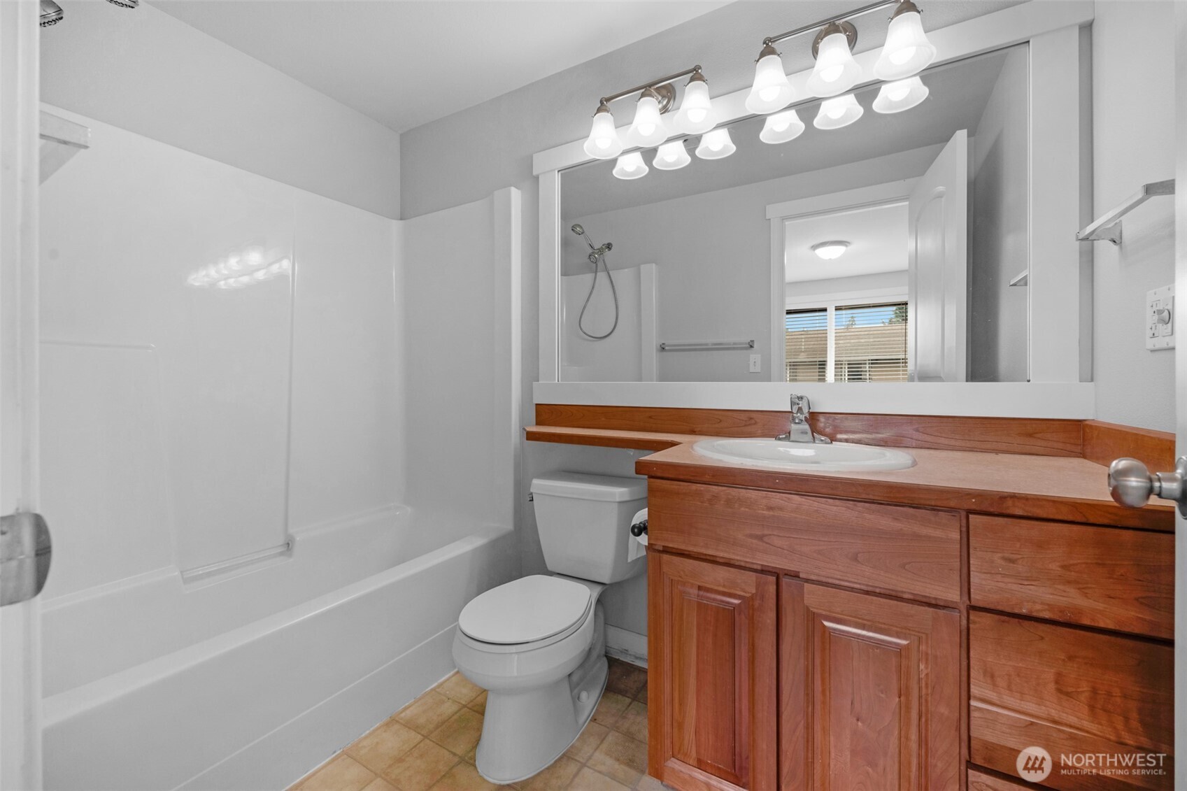 1721 Madison Street Unit: E