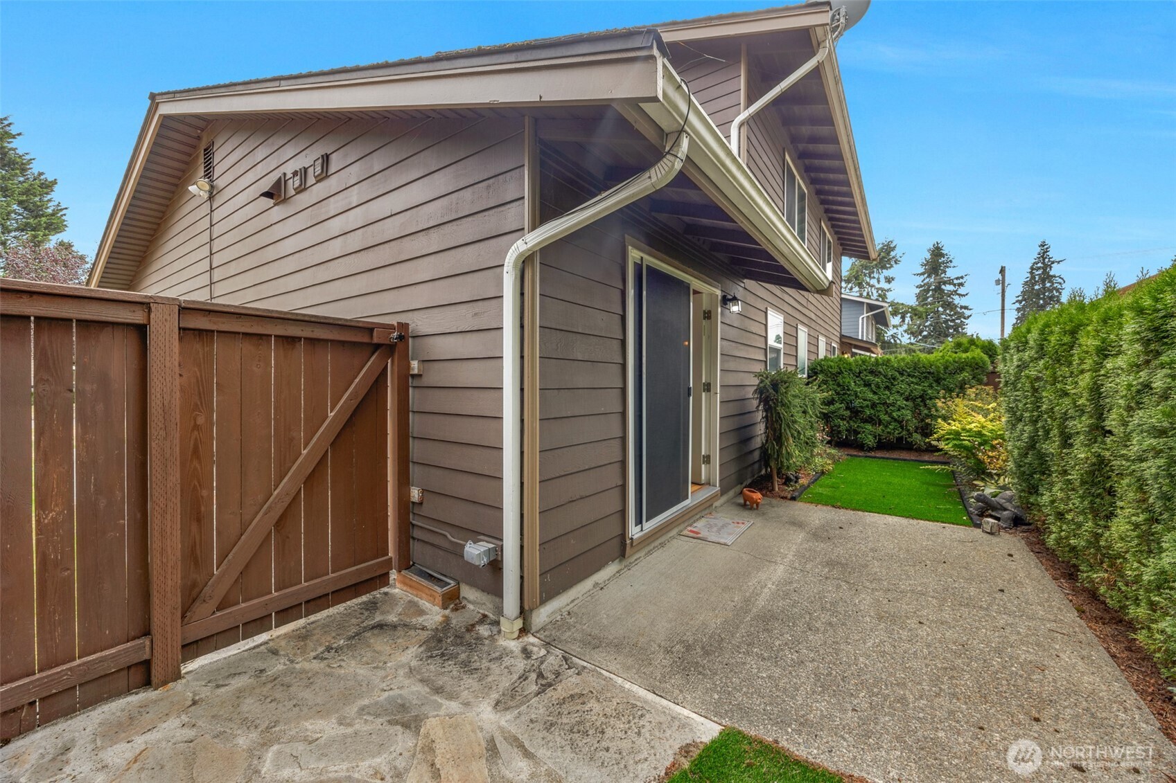 1721 Madison Street Unit: E