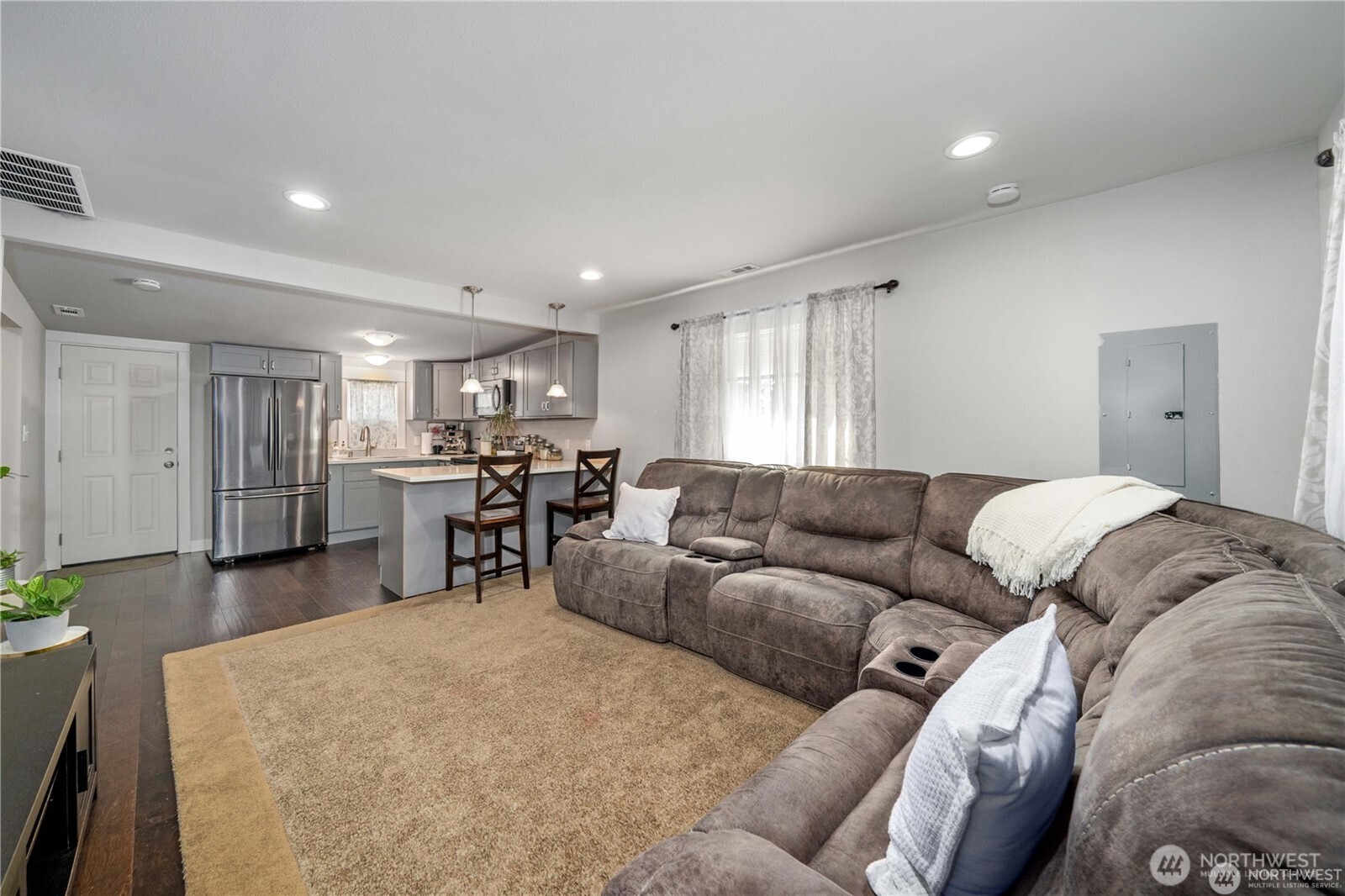 6825 S Puget Sound Ave