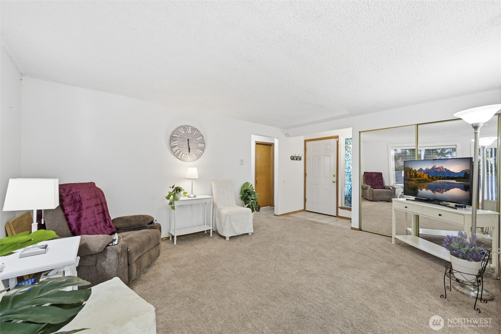 9105 1st Pl NE Unit: 1