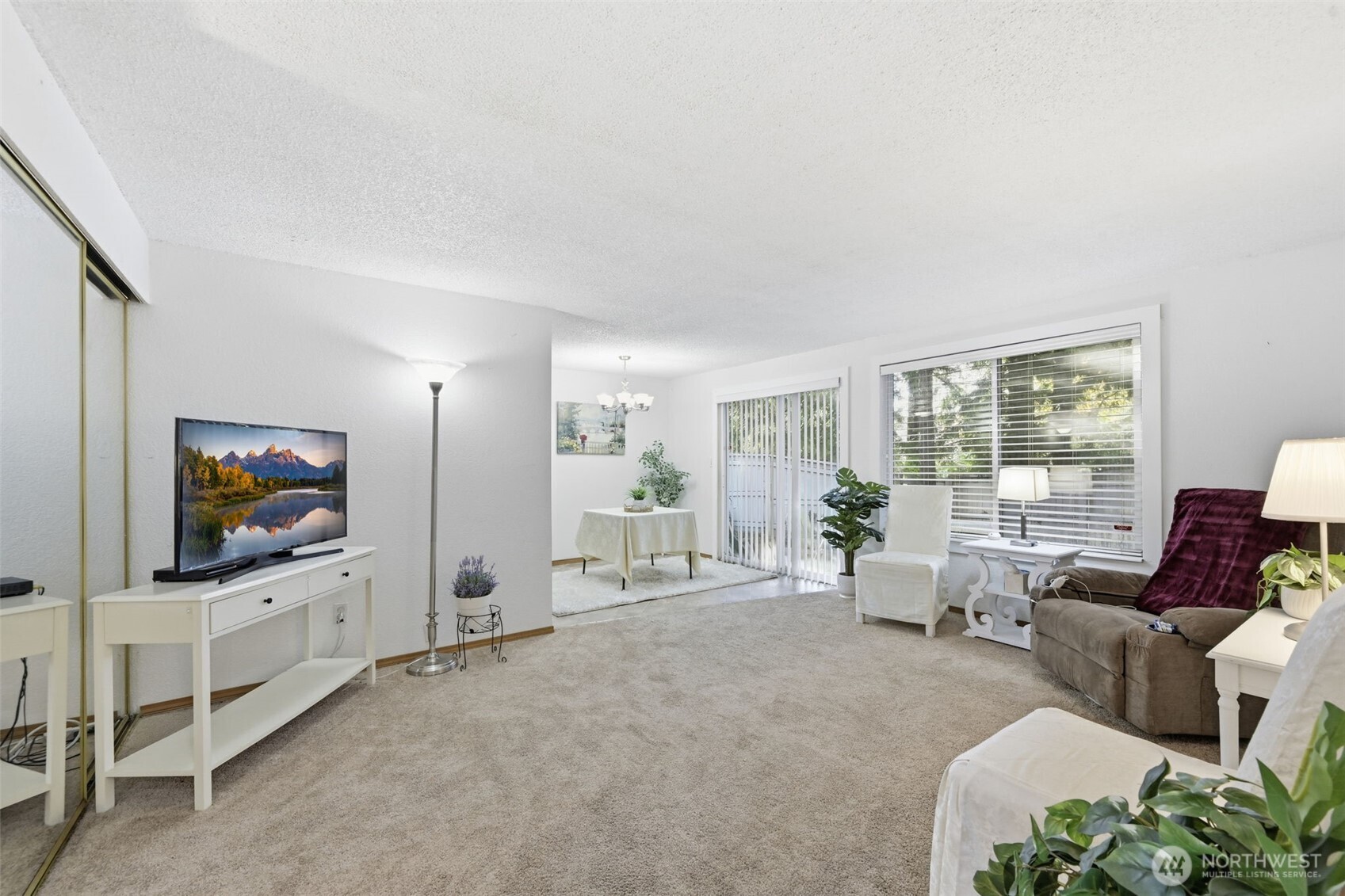 9105 1st Pl NE Unit: 1