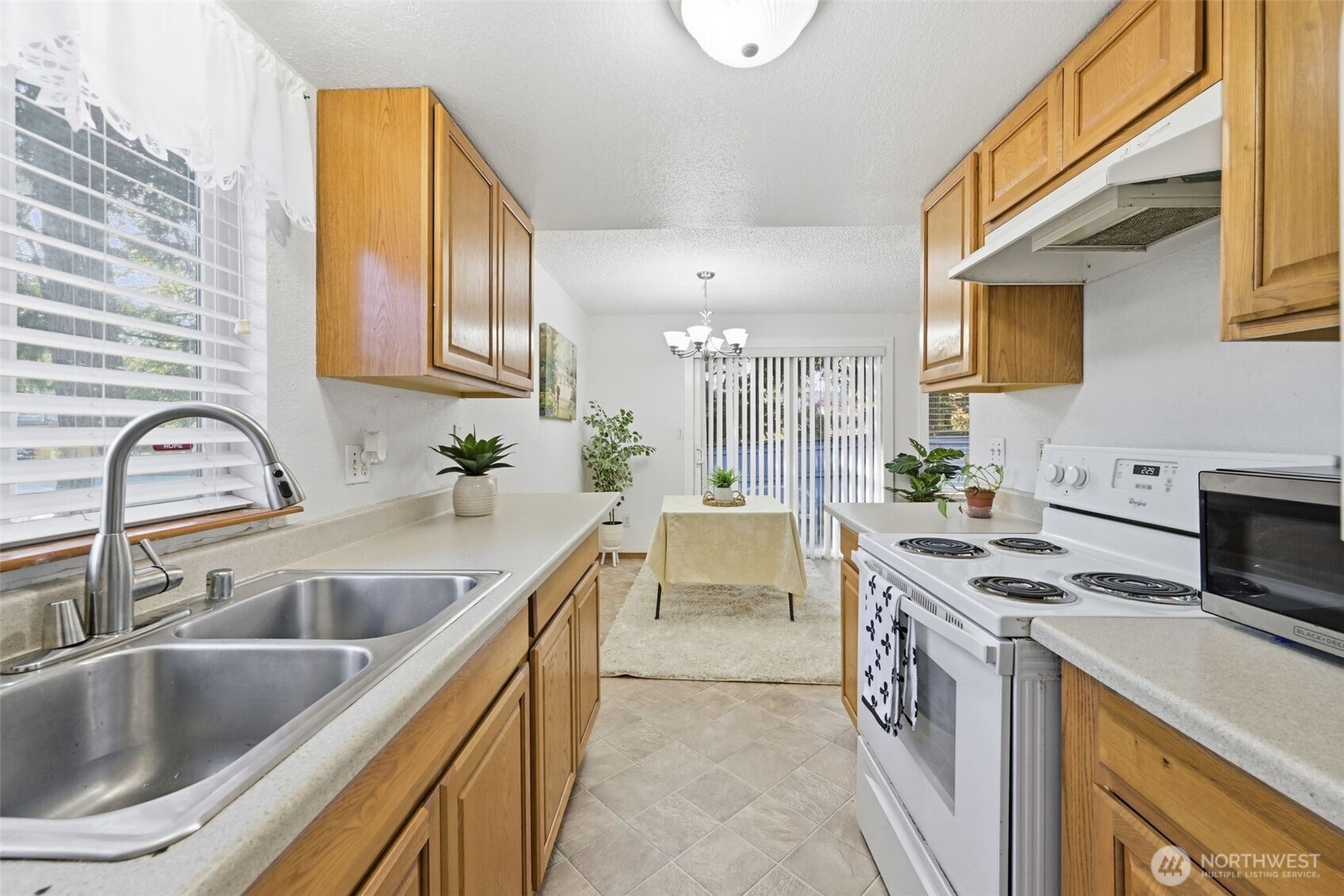 9105 1st Pl NE Unit: 1