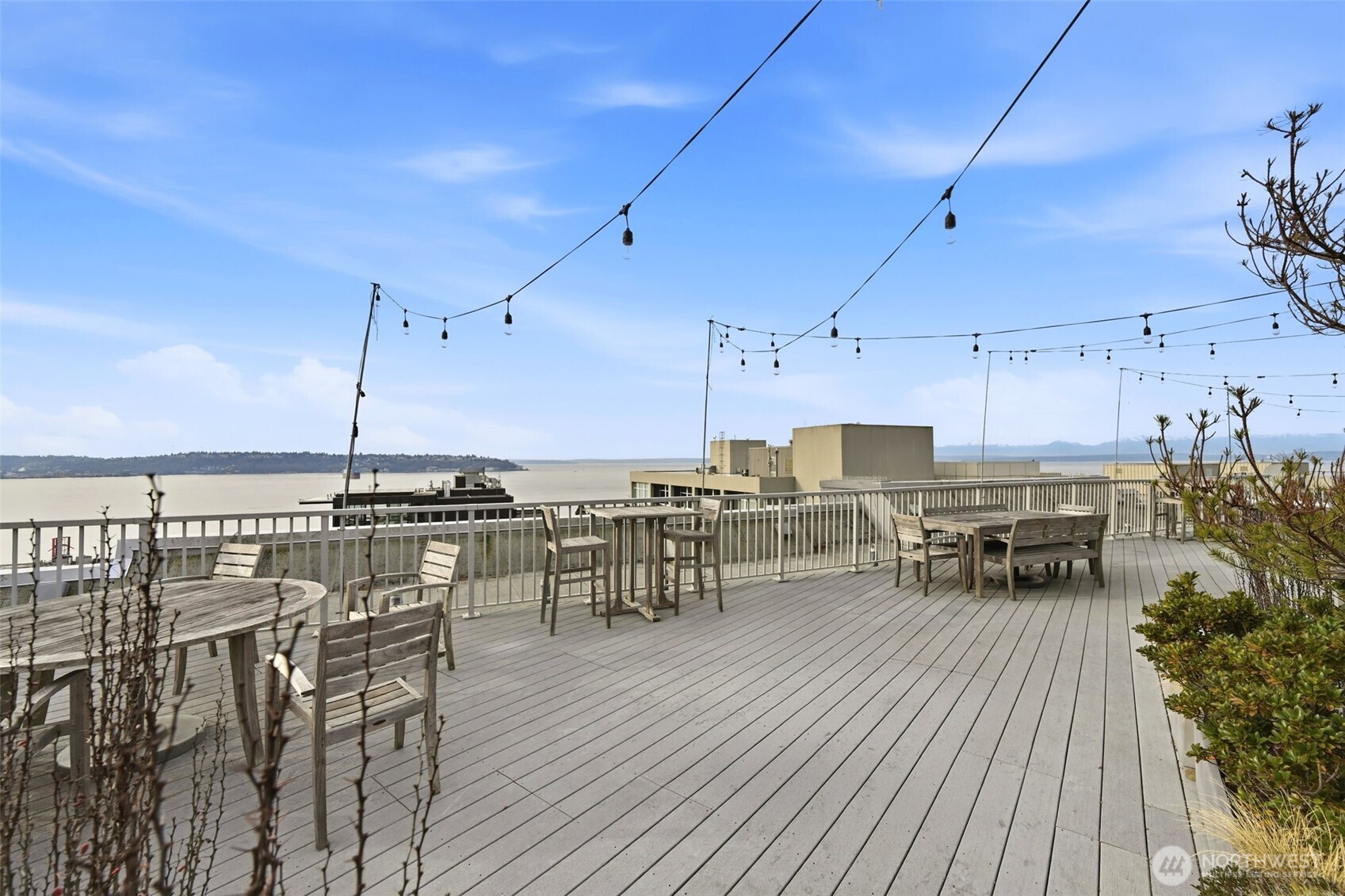 76 Cedar Street Unit: 807