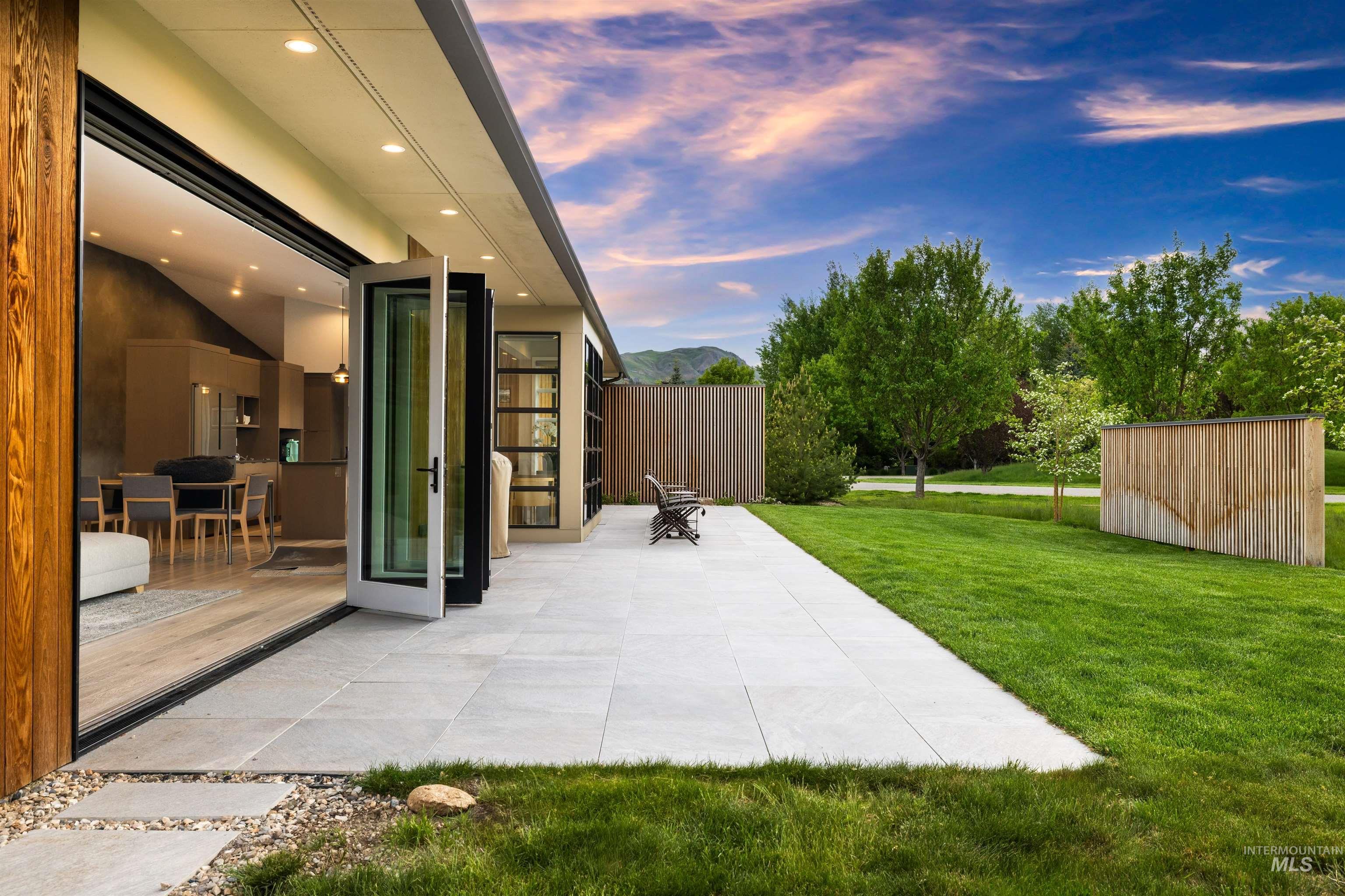 28 Streamside Drive