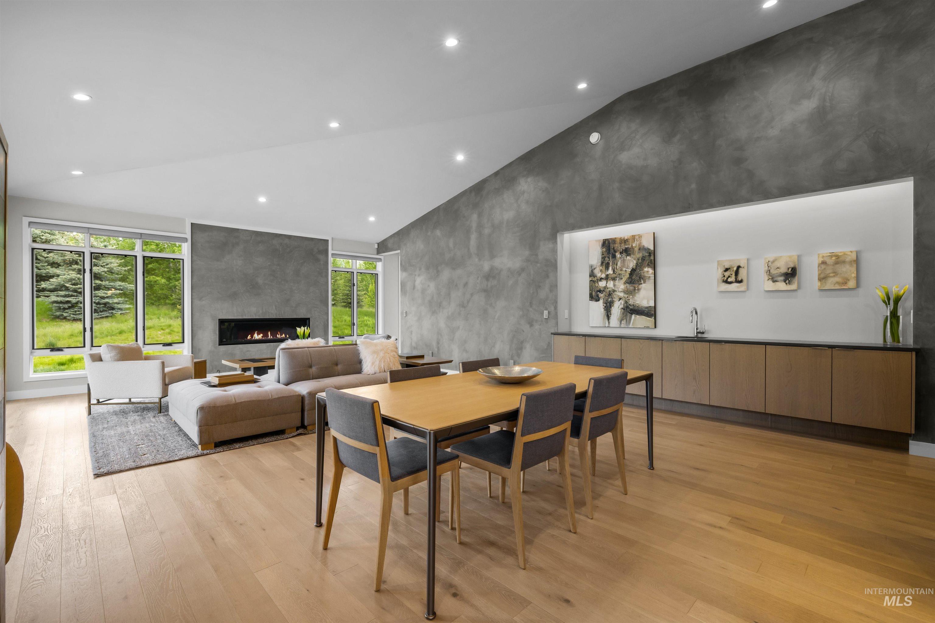 28 Streamside Drive