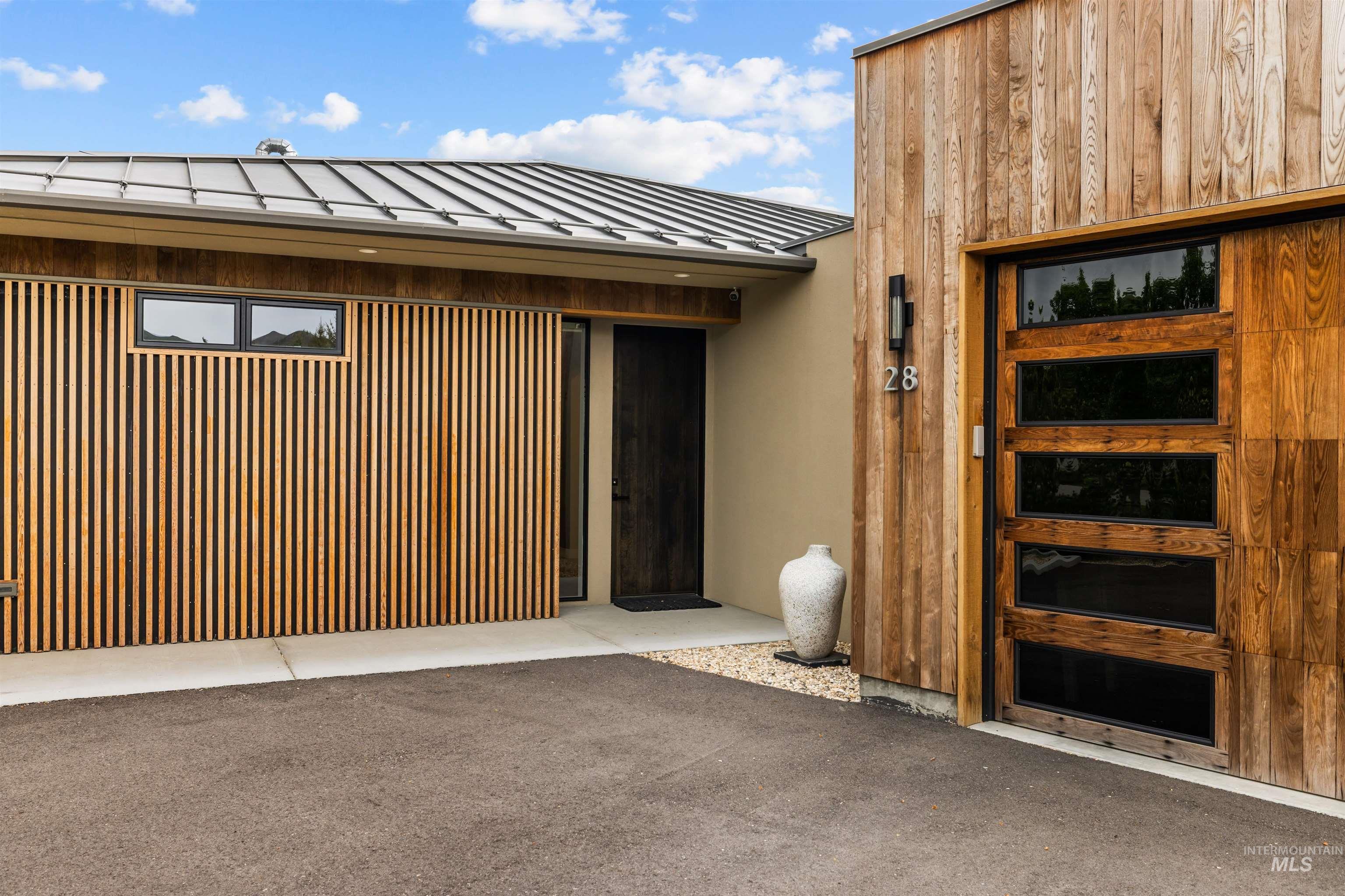 28 Streamside Drive