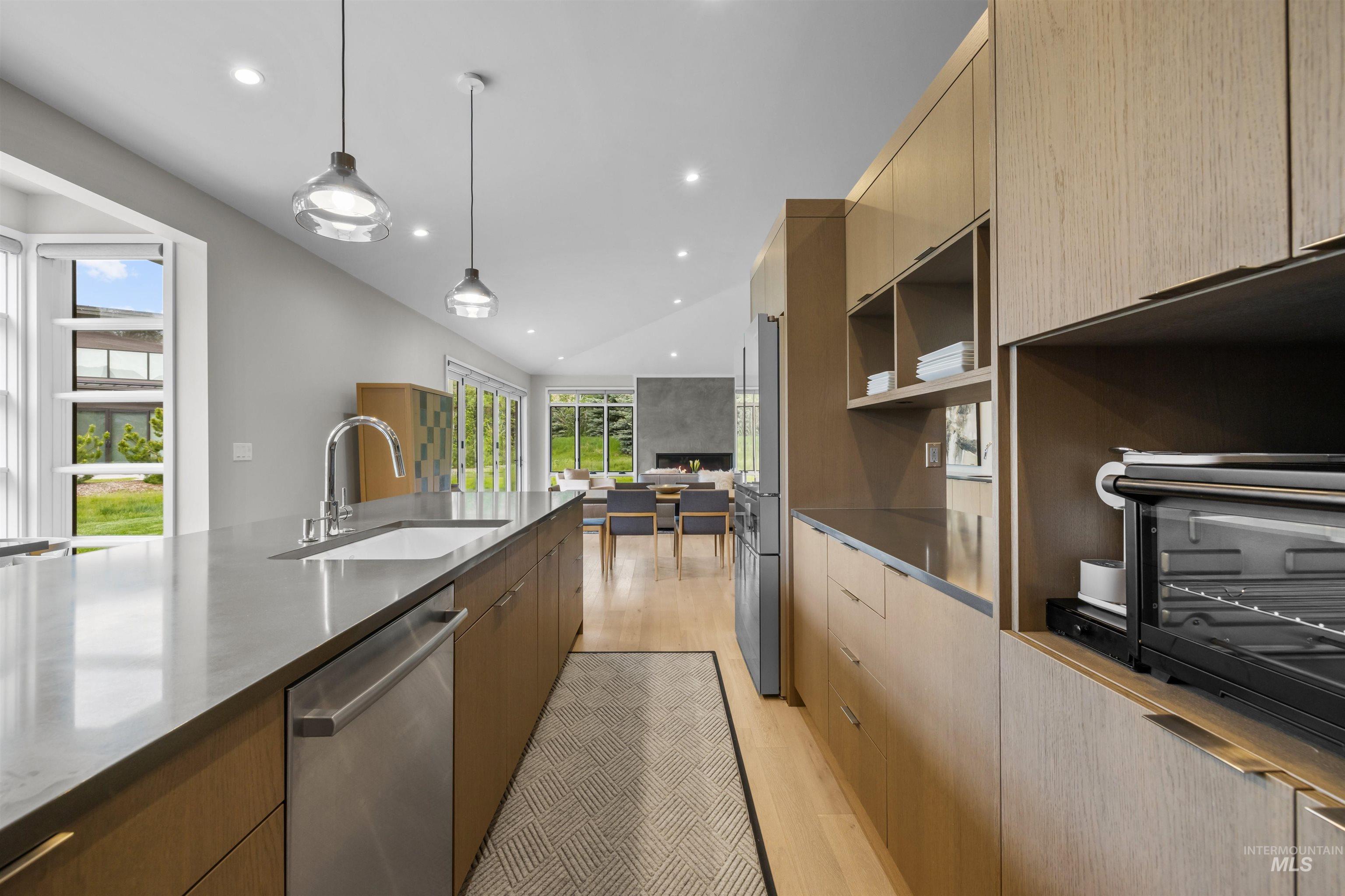 28 Streamside Drive