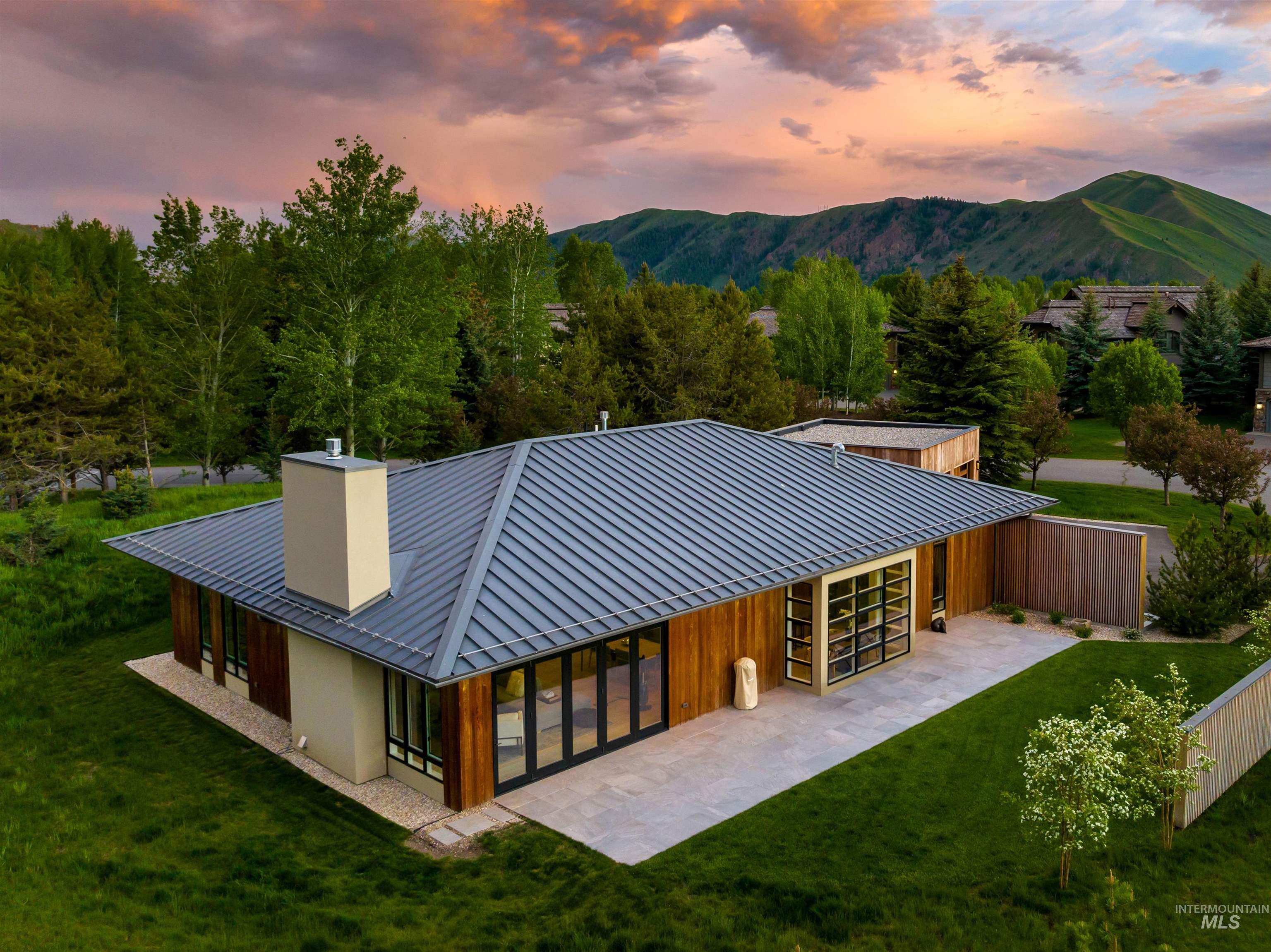 28 Streamside Drive