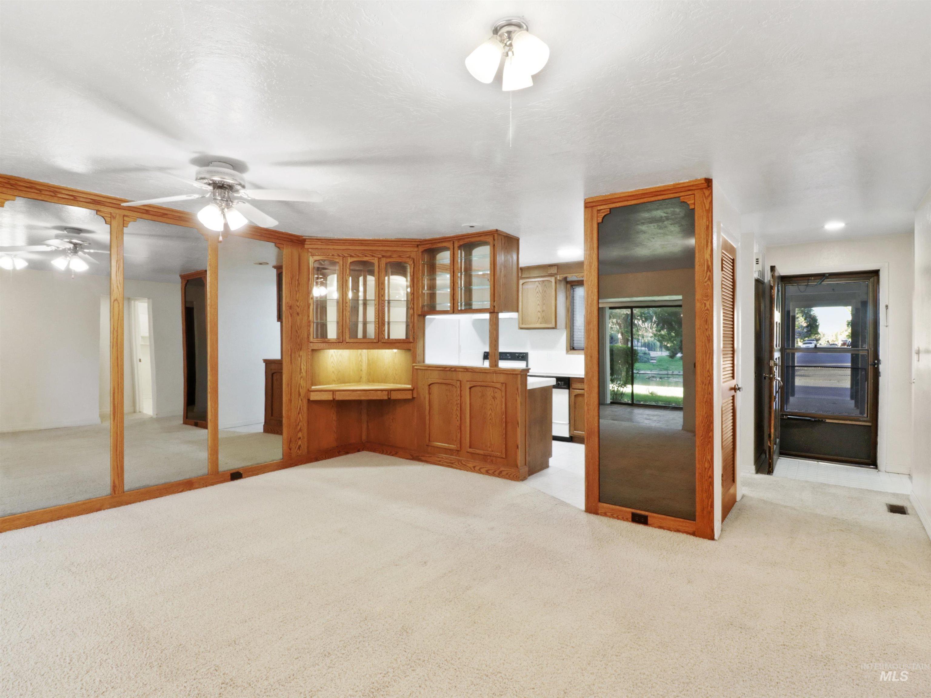 1253 N Camelot Drive