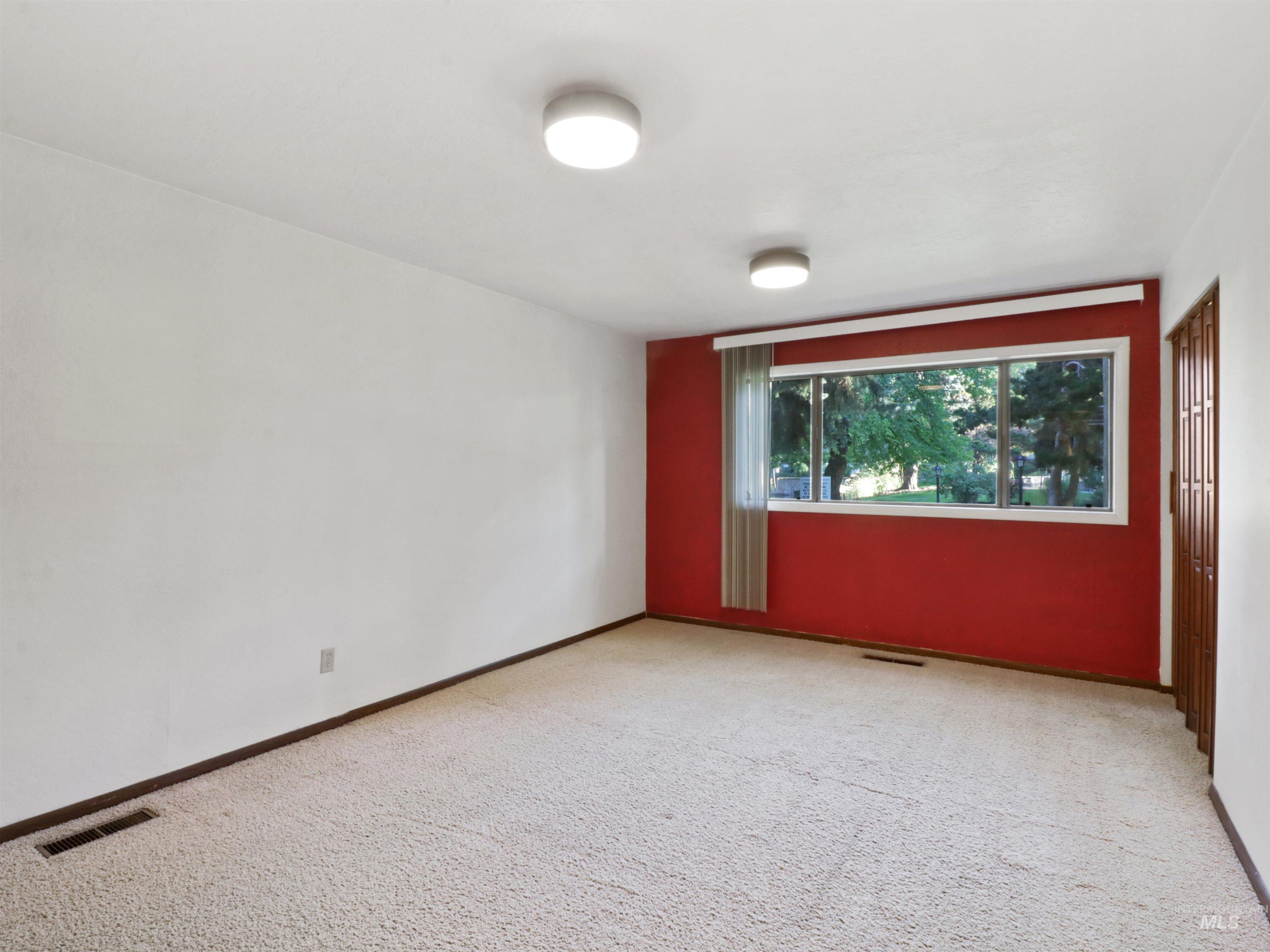 1253 N Camelot Drive