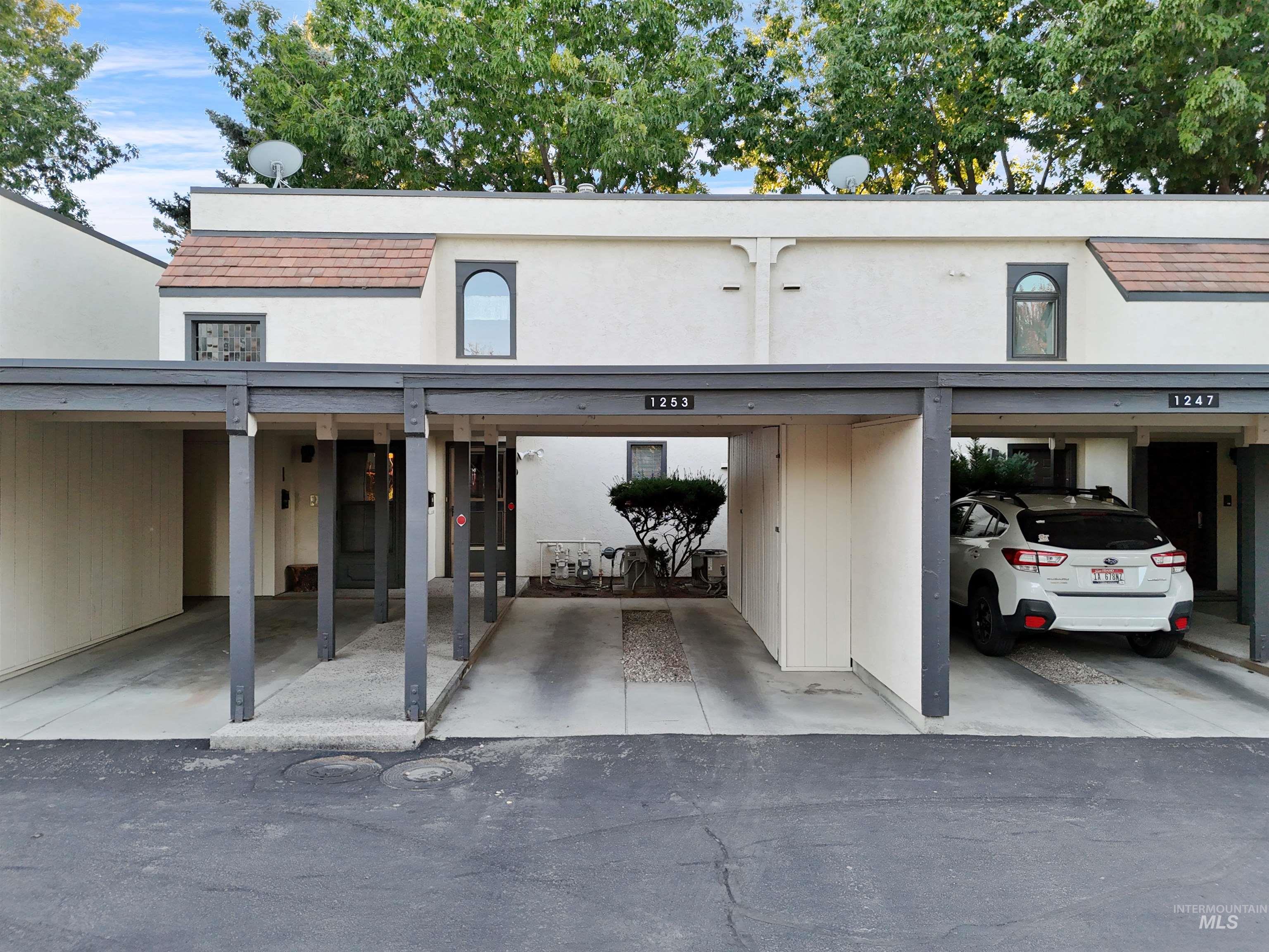 1253 N Camelot Drive
