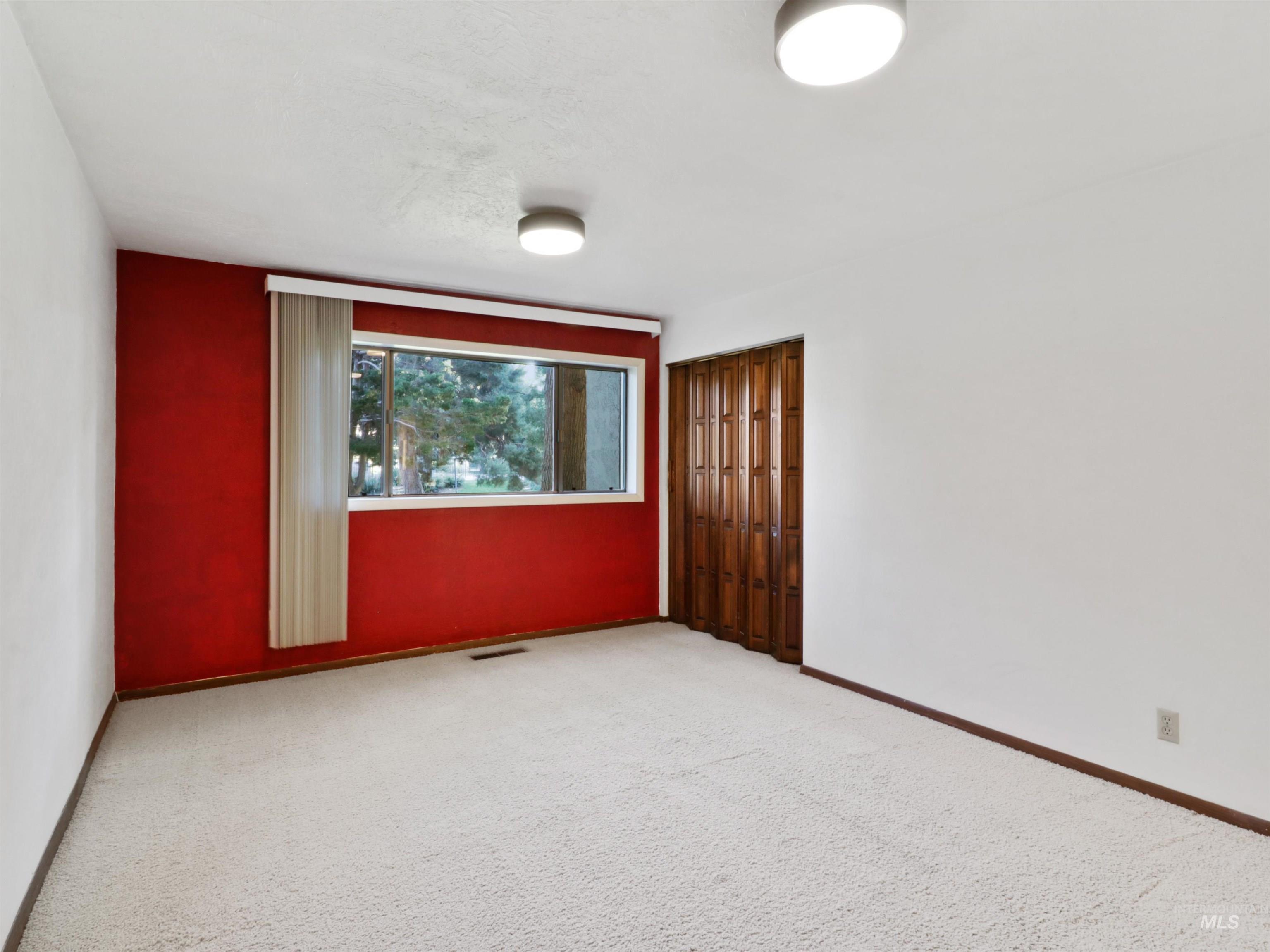 1253 N Camelot Drive