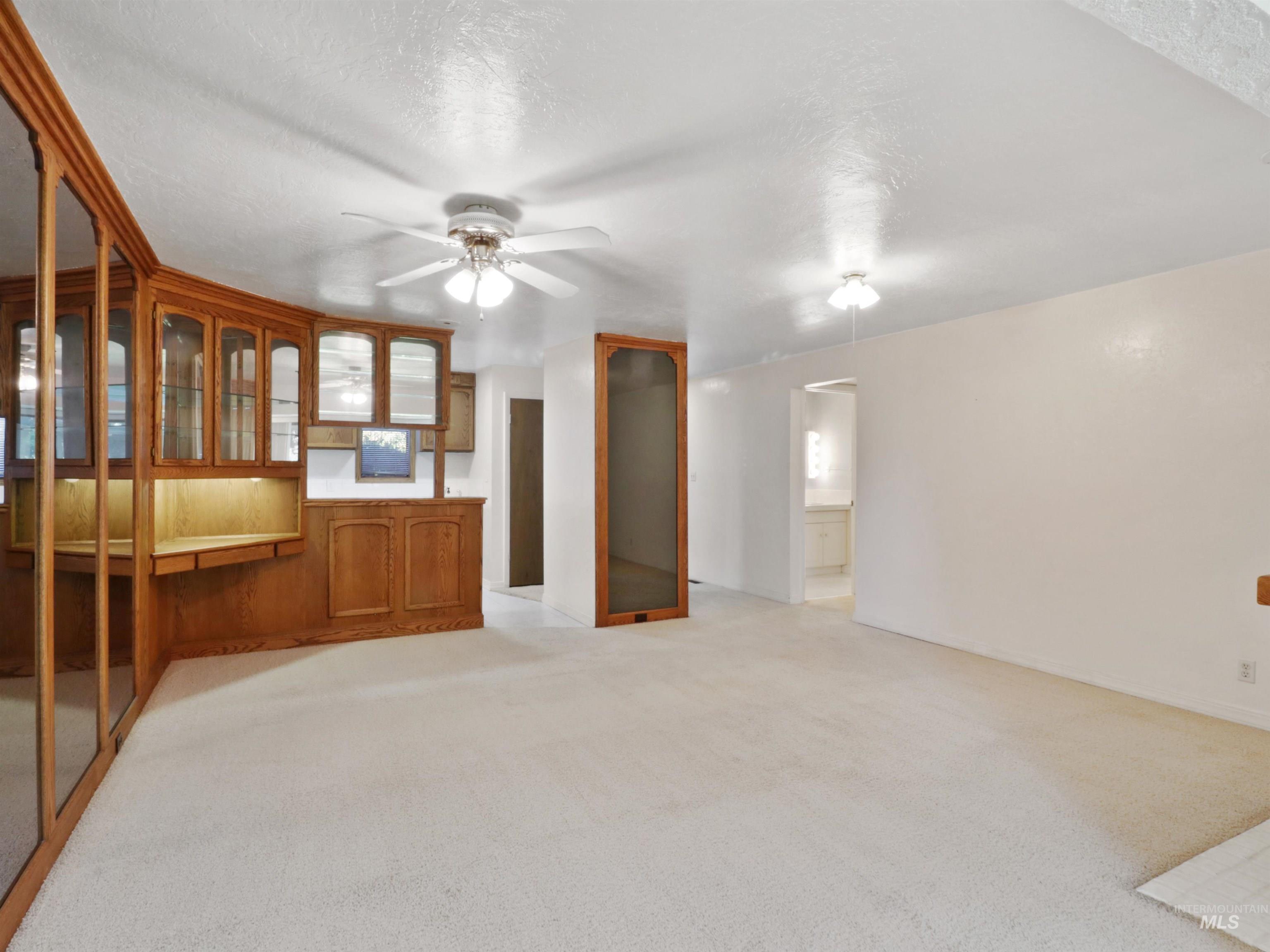 1253 N Camelot Drive