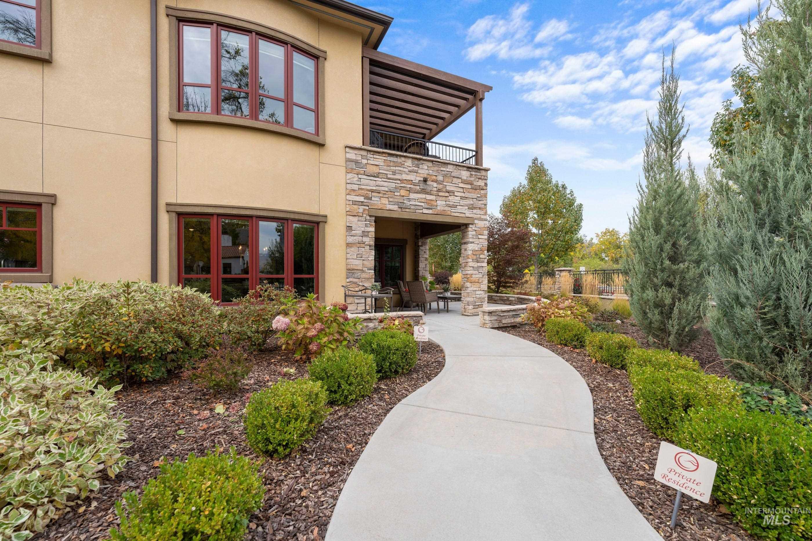 2967 W Crescent Rim Dr #104