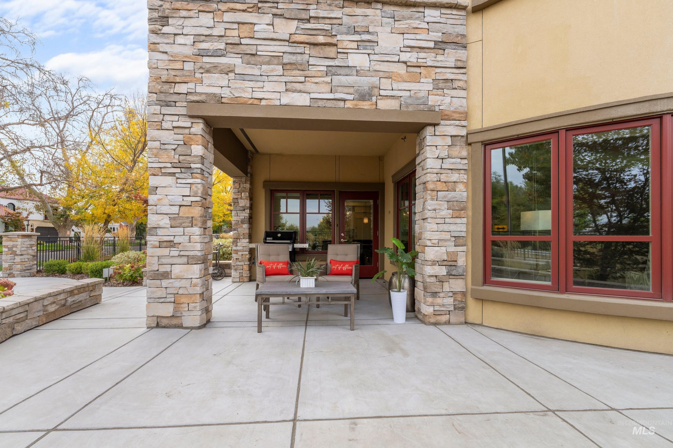 2967 W Crescent Rim Dr #104