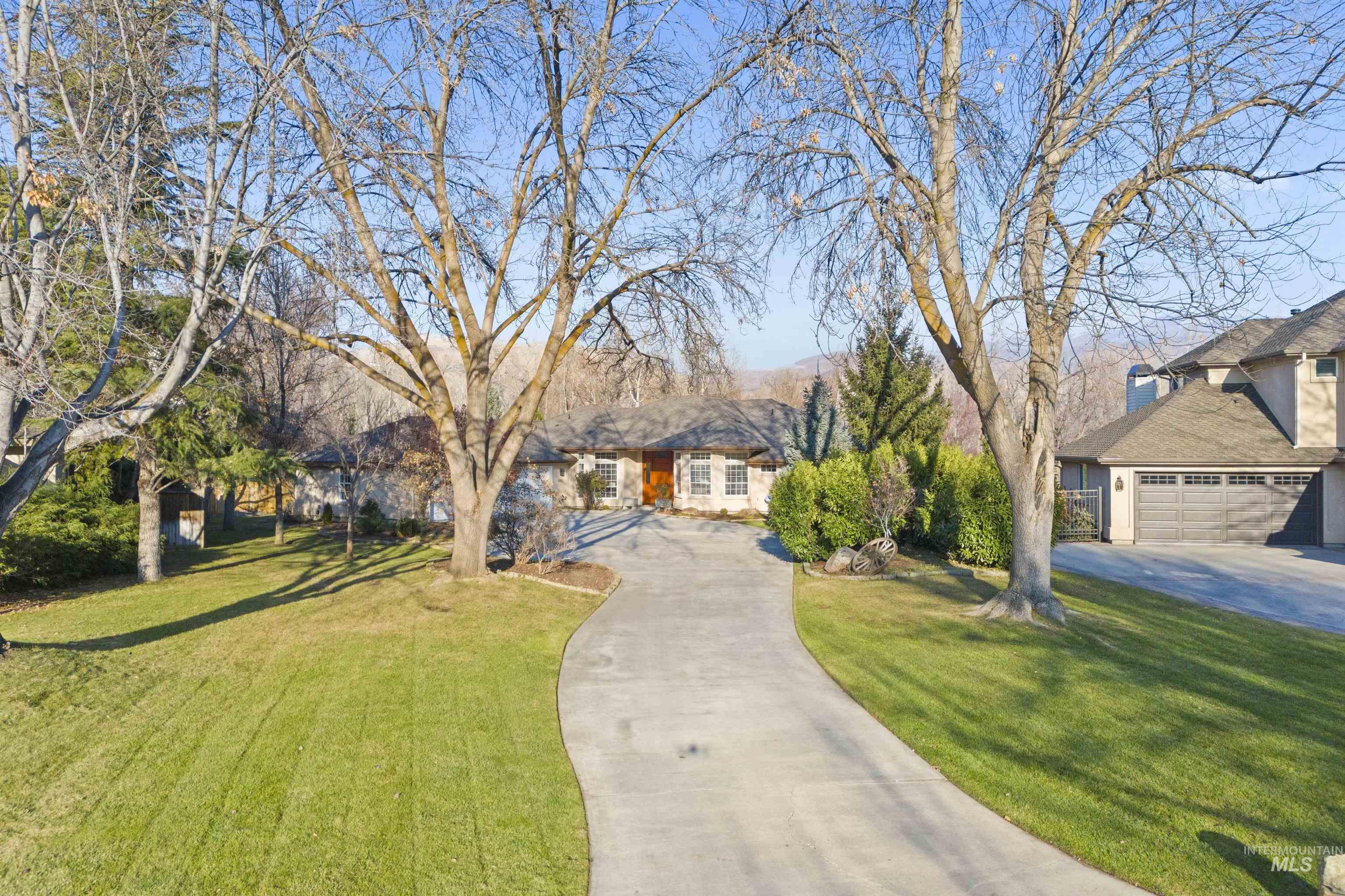 3054 E Rivernest Drive