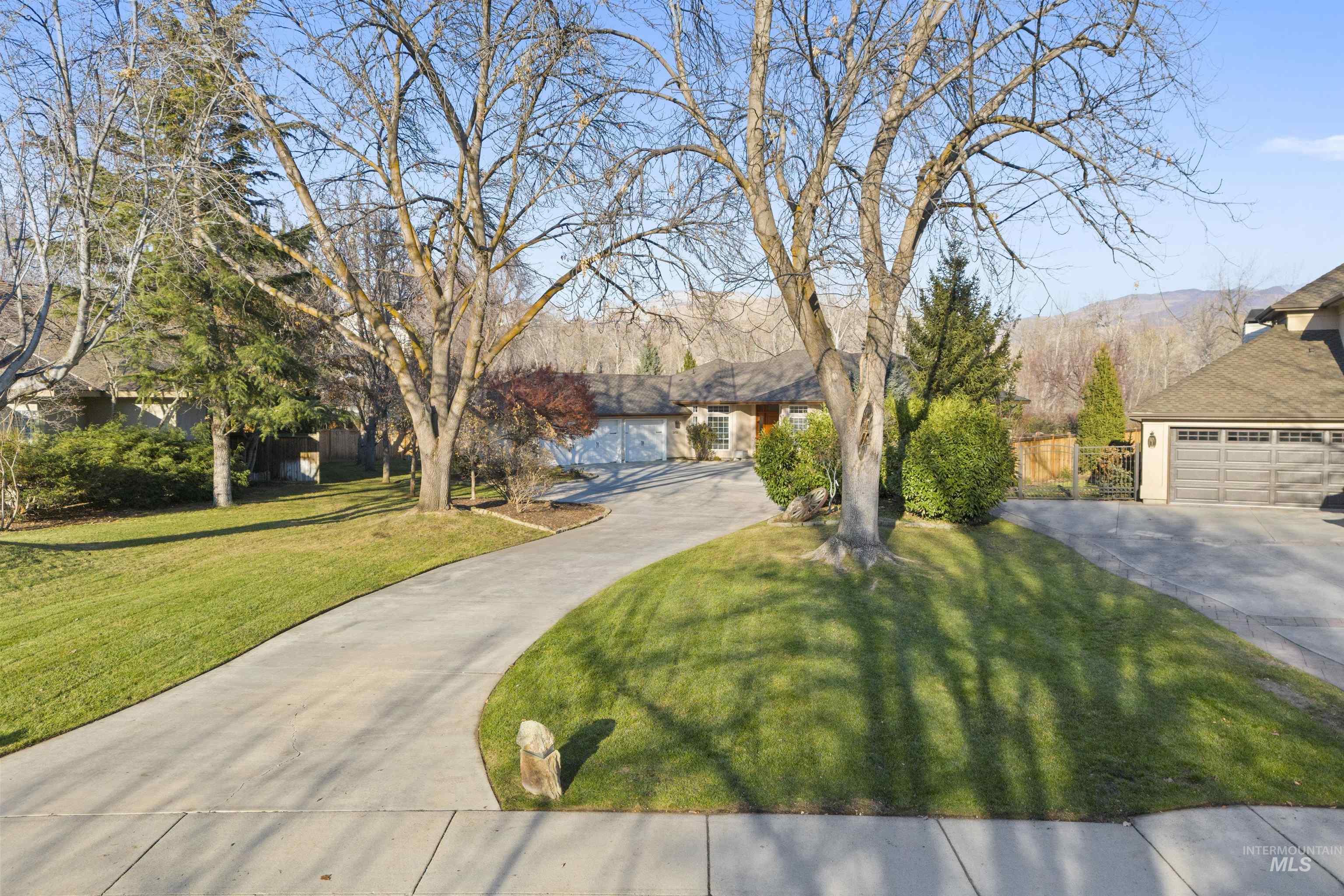3054 E Rivernest Drive