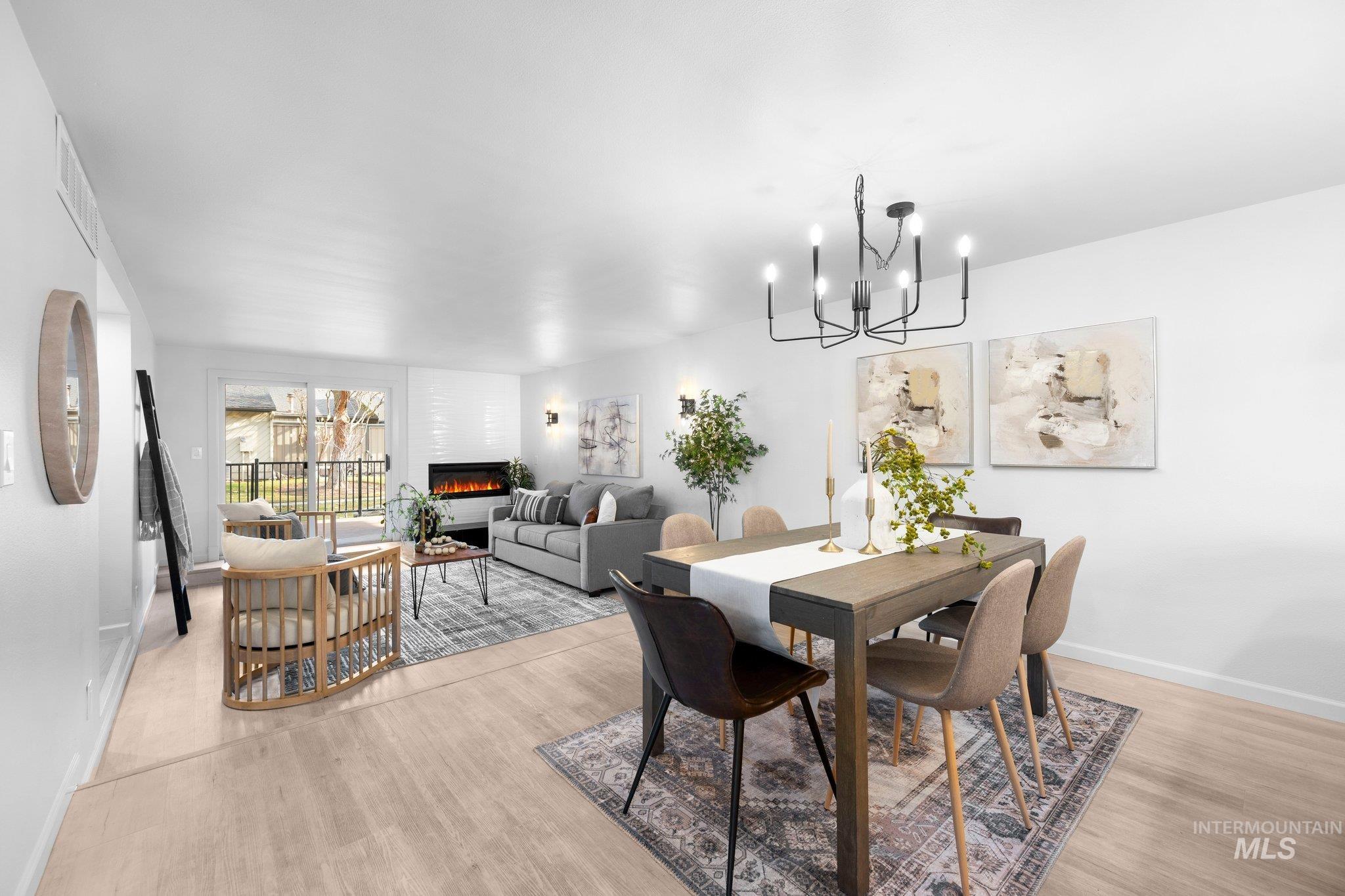 7233 W Cascade