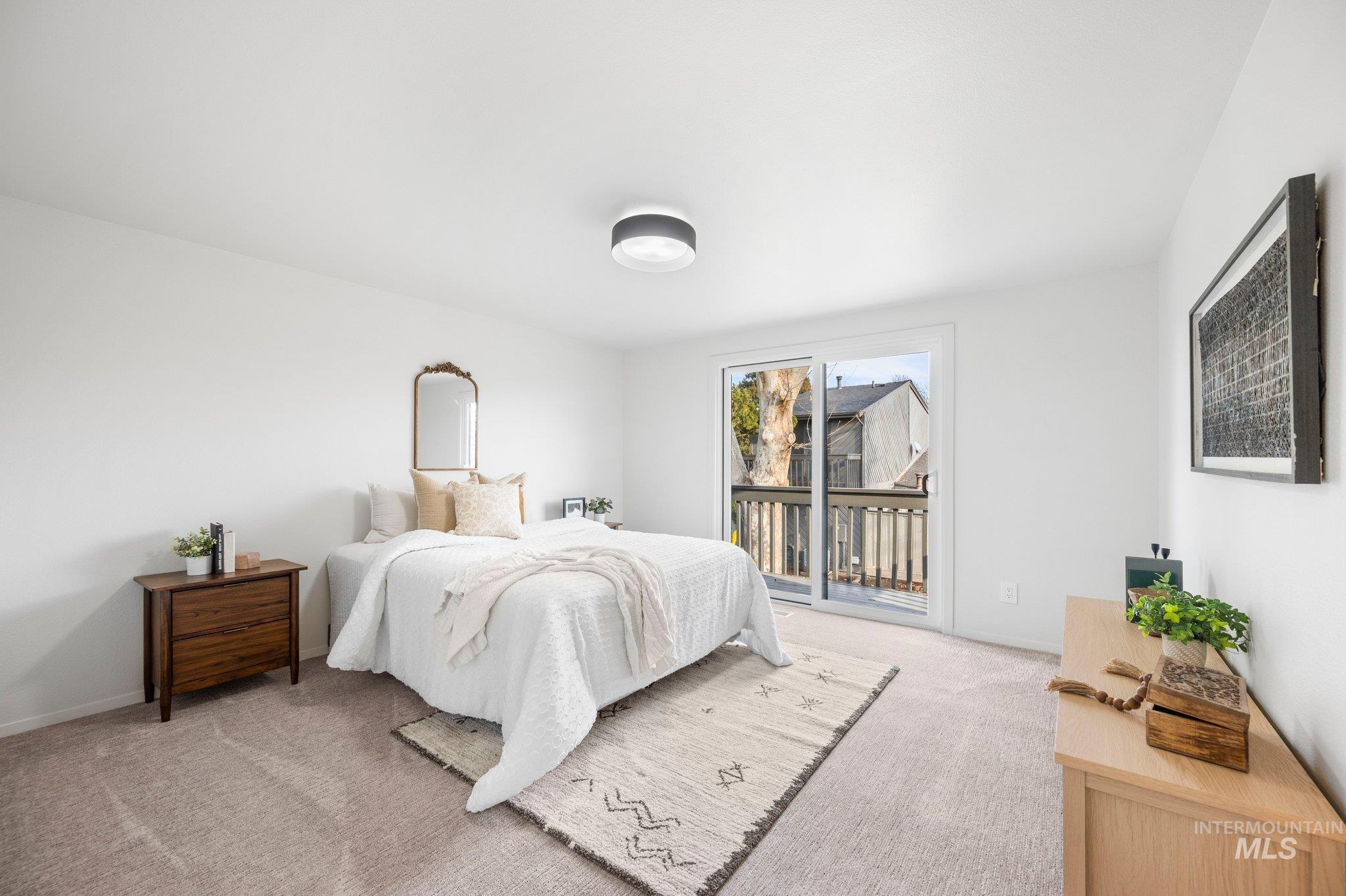 7233 W Cascade