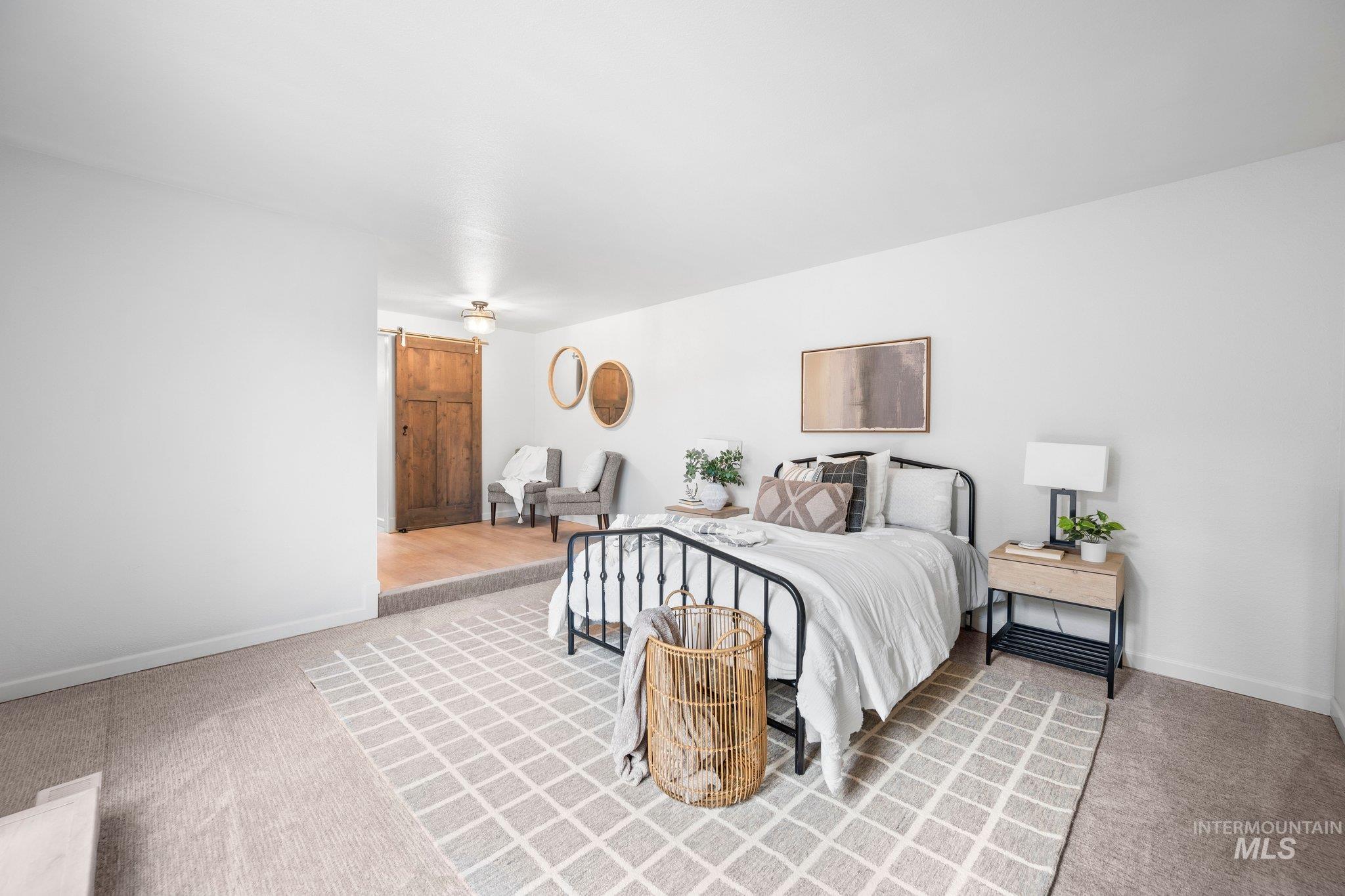 7233 W Cascade