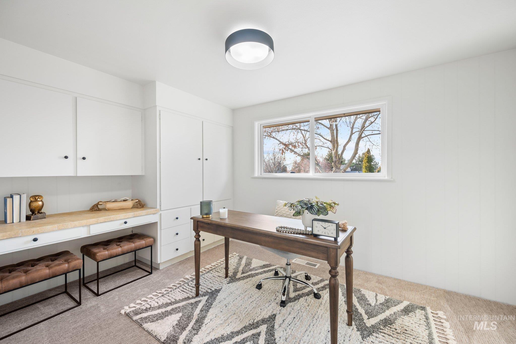 7233 W Cascade