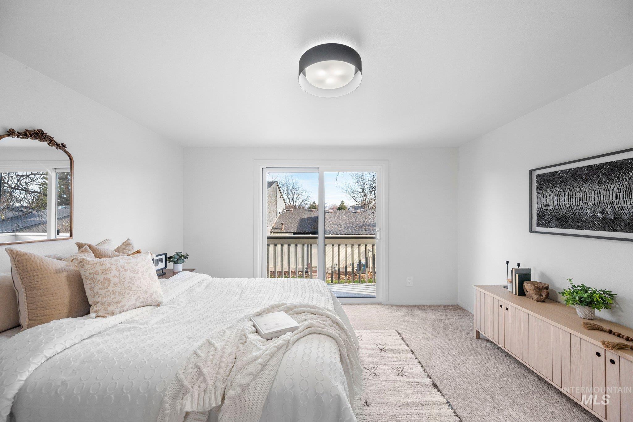 7233 W Cascade