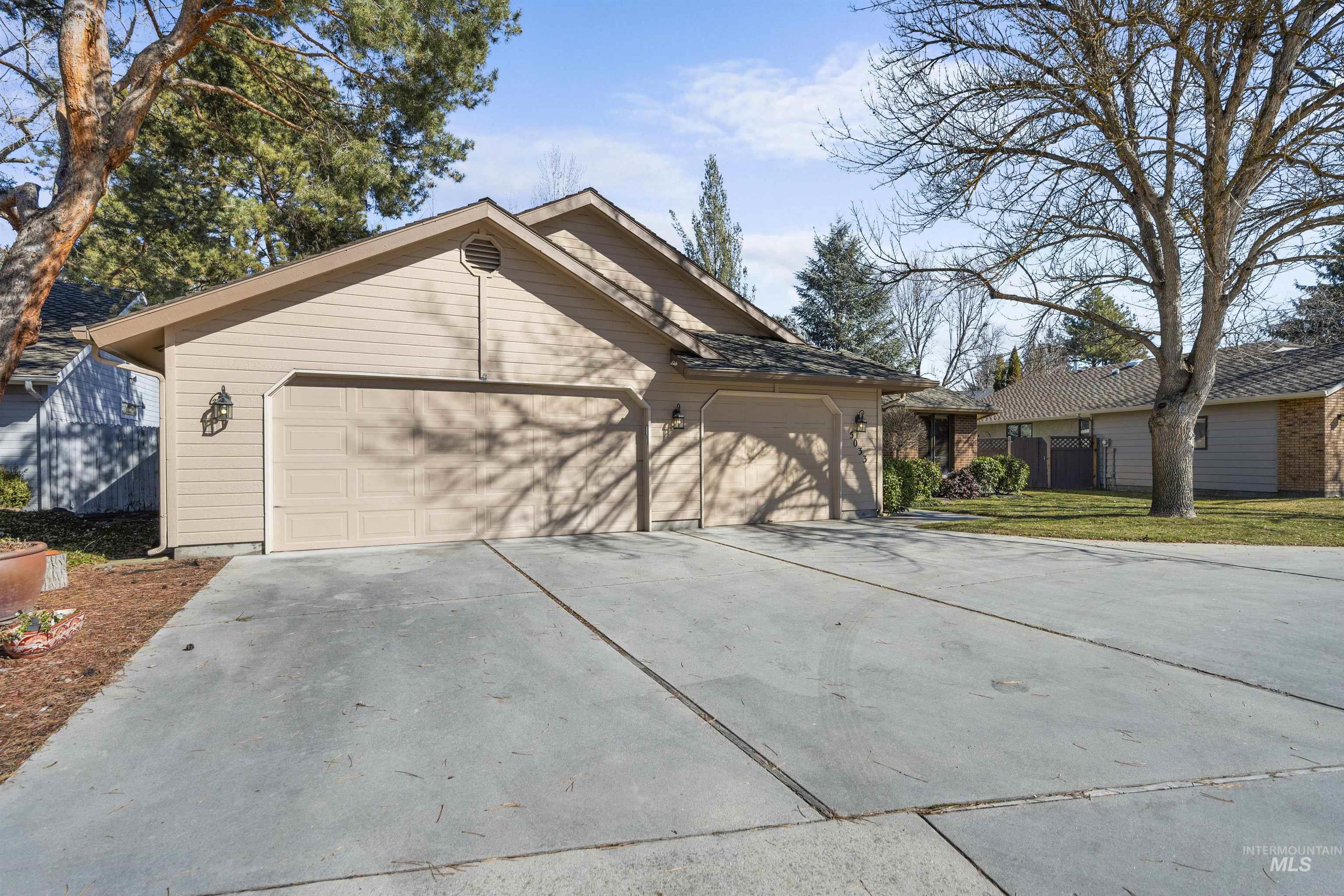 5033 N Lakes Edge Pl