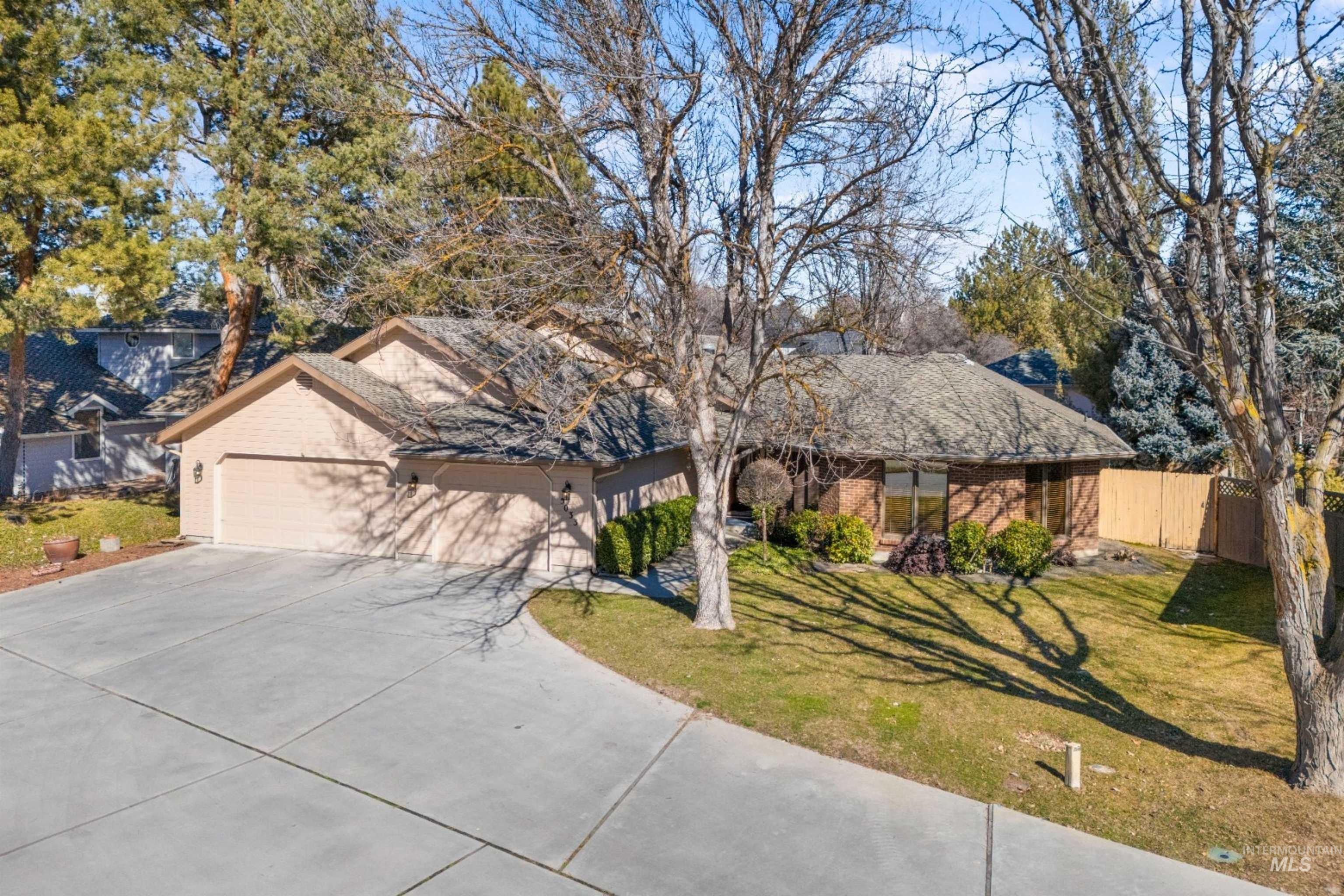 5033 N Lakes Edge Pl