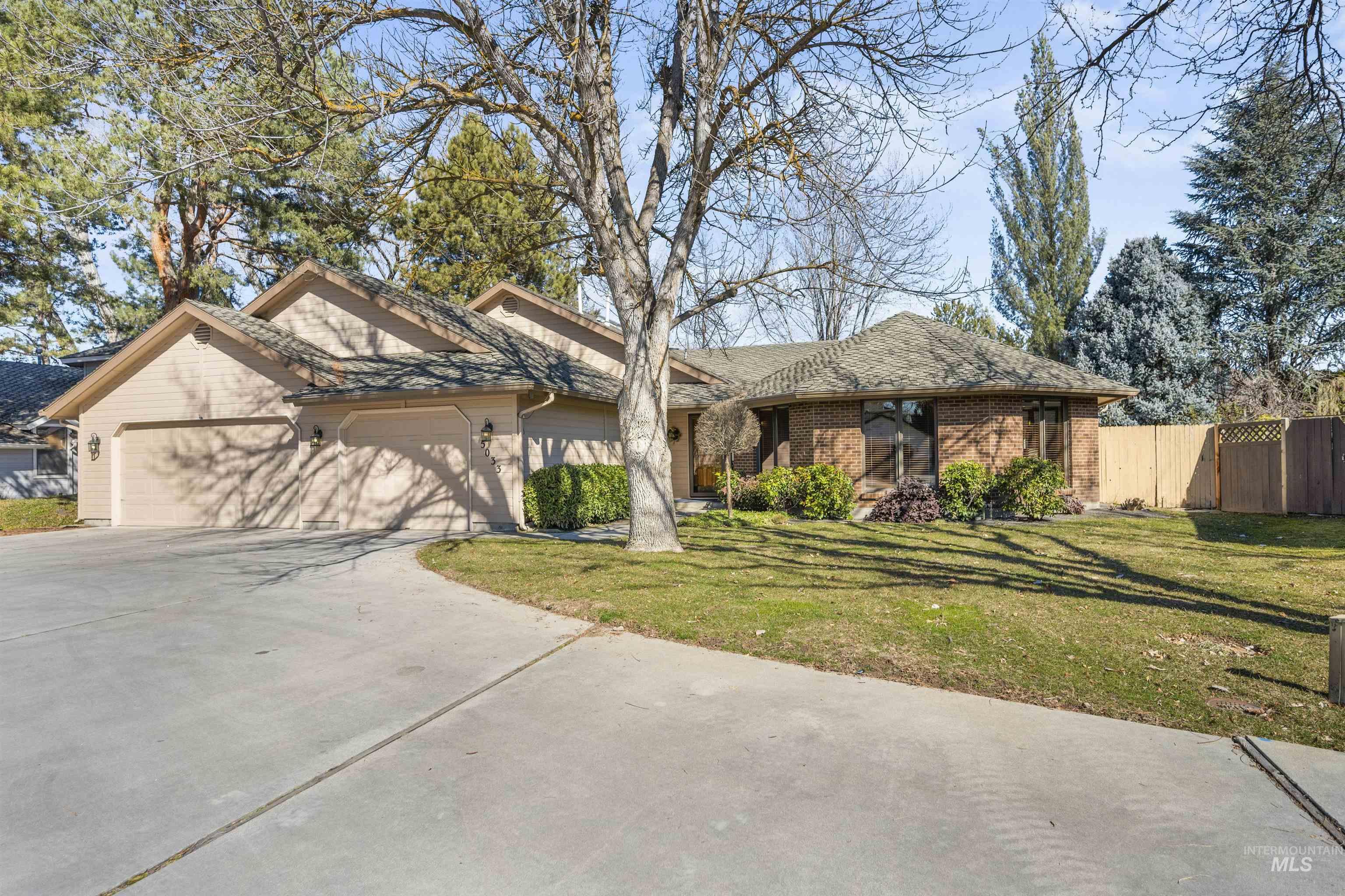5033 N Lakes Edge Pl