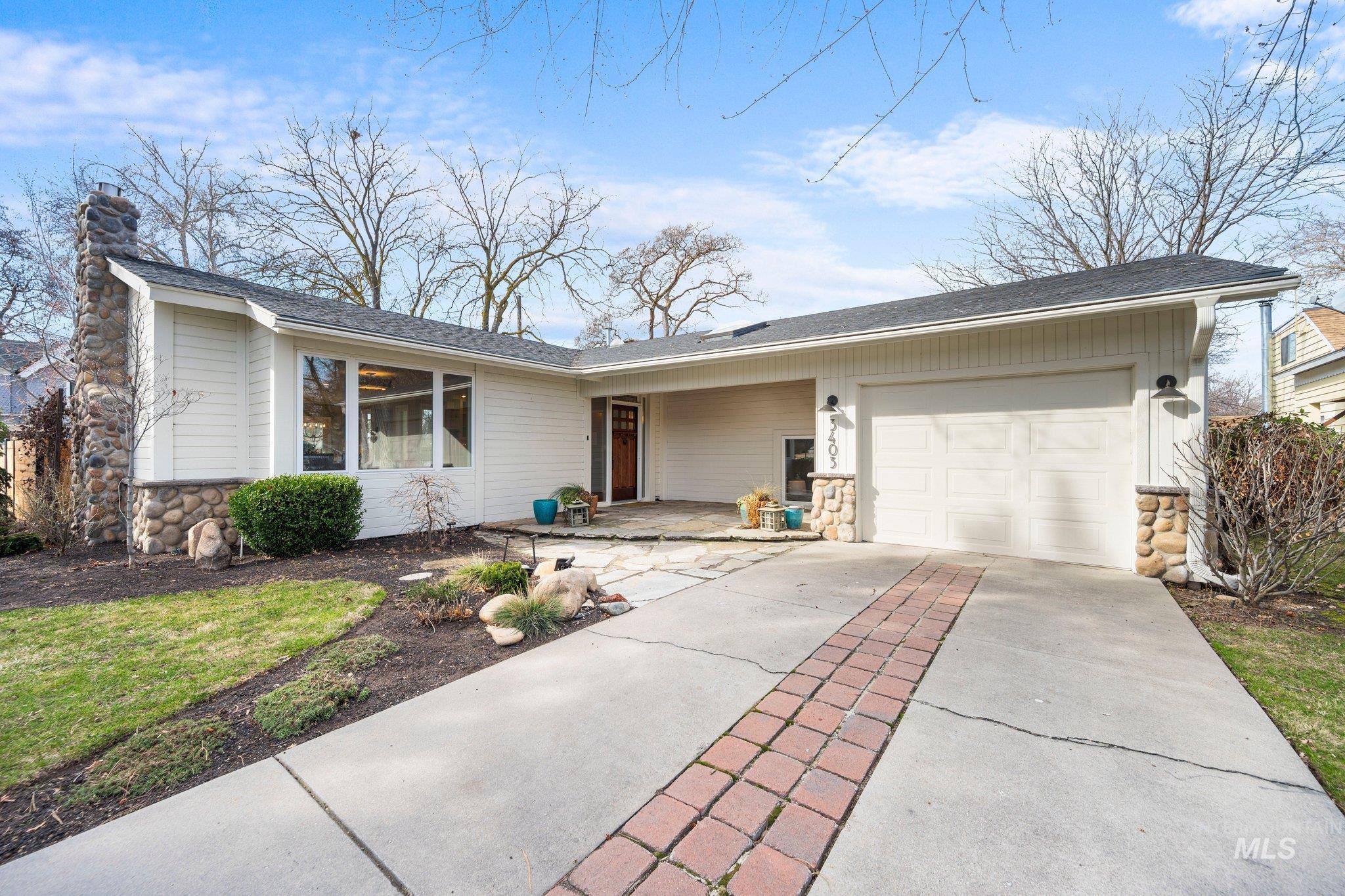 3403 W Meadow Dr