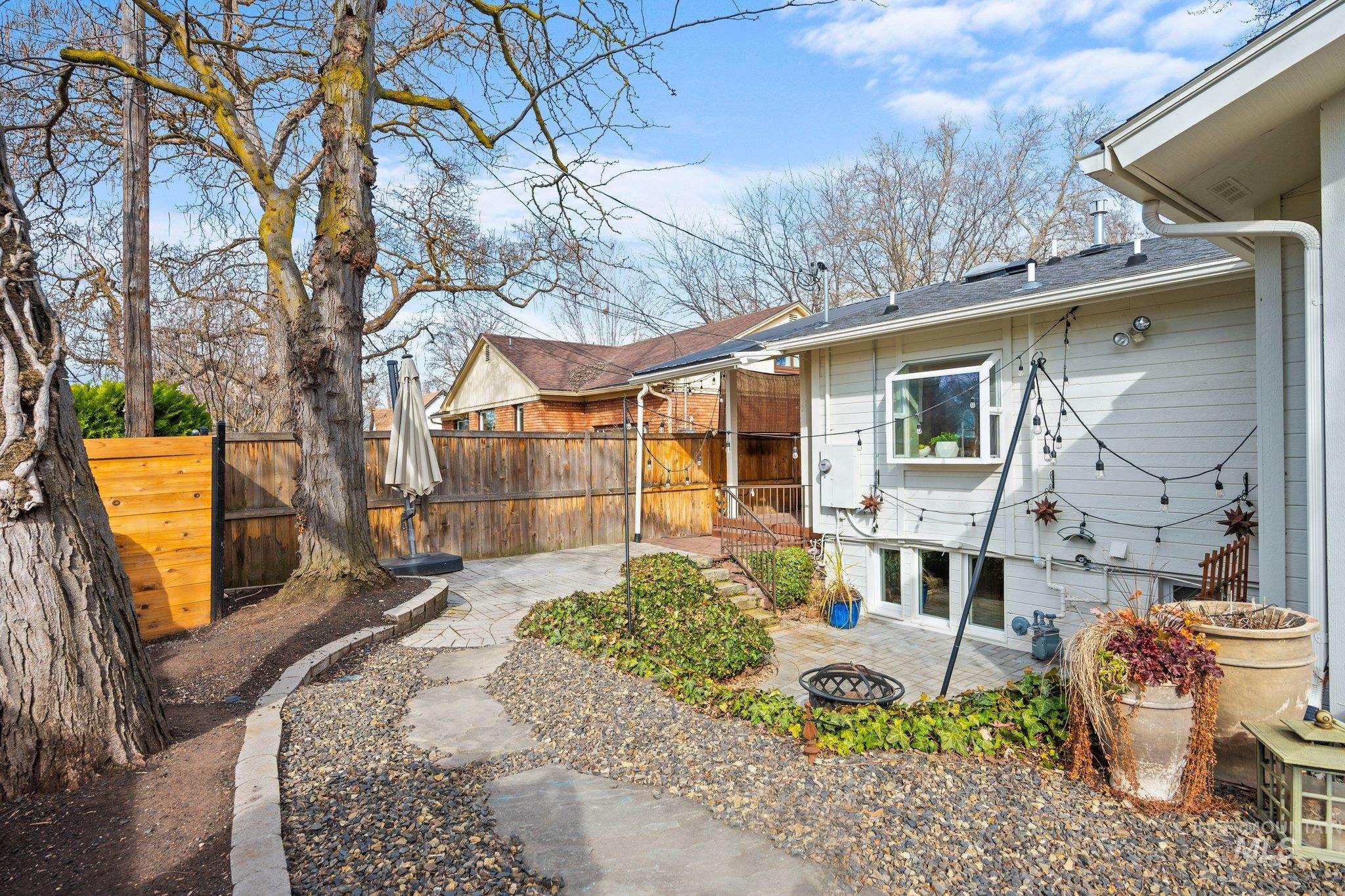 3403 W Meadow Dr