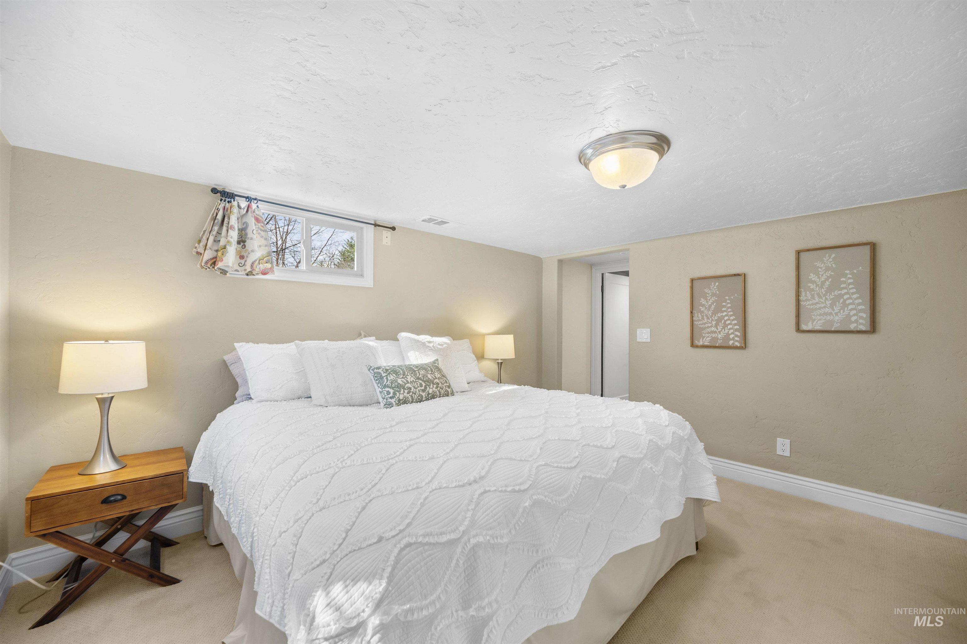 2307 W Kootenai