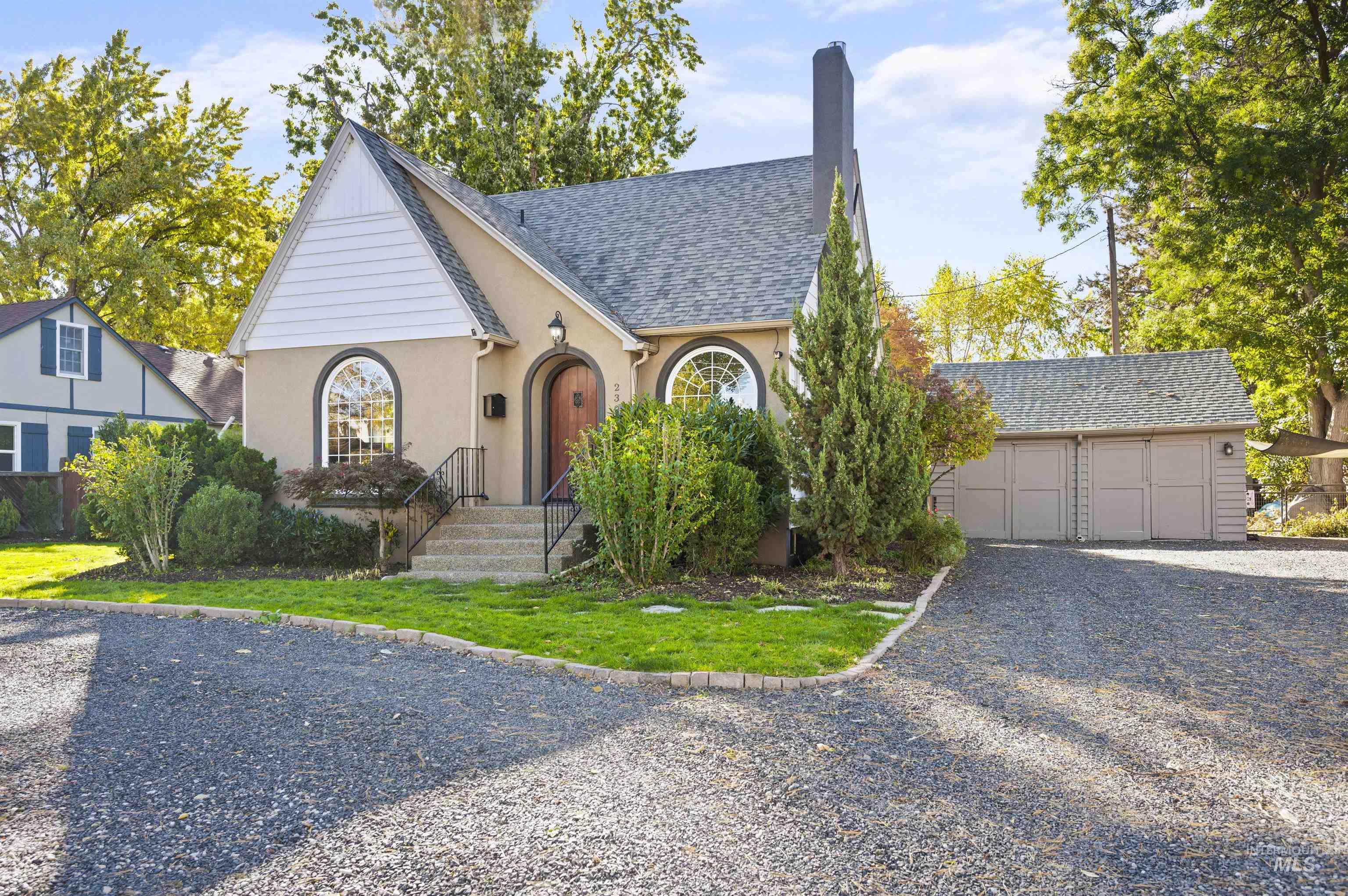 2307 W Kootenai